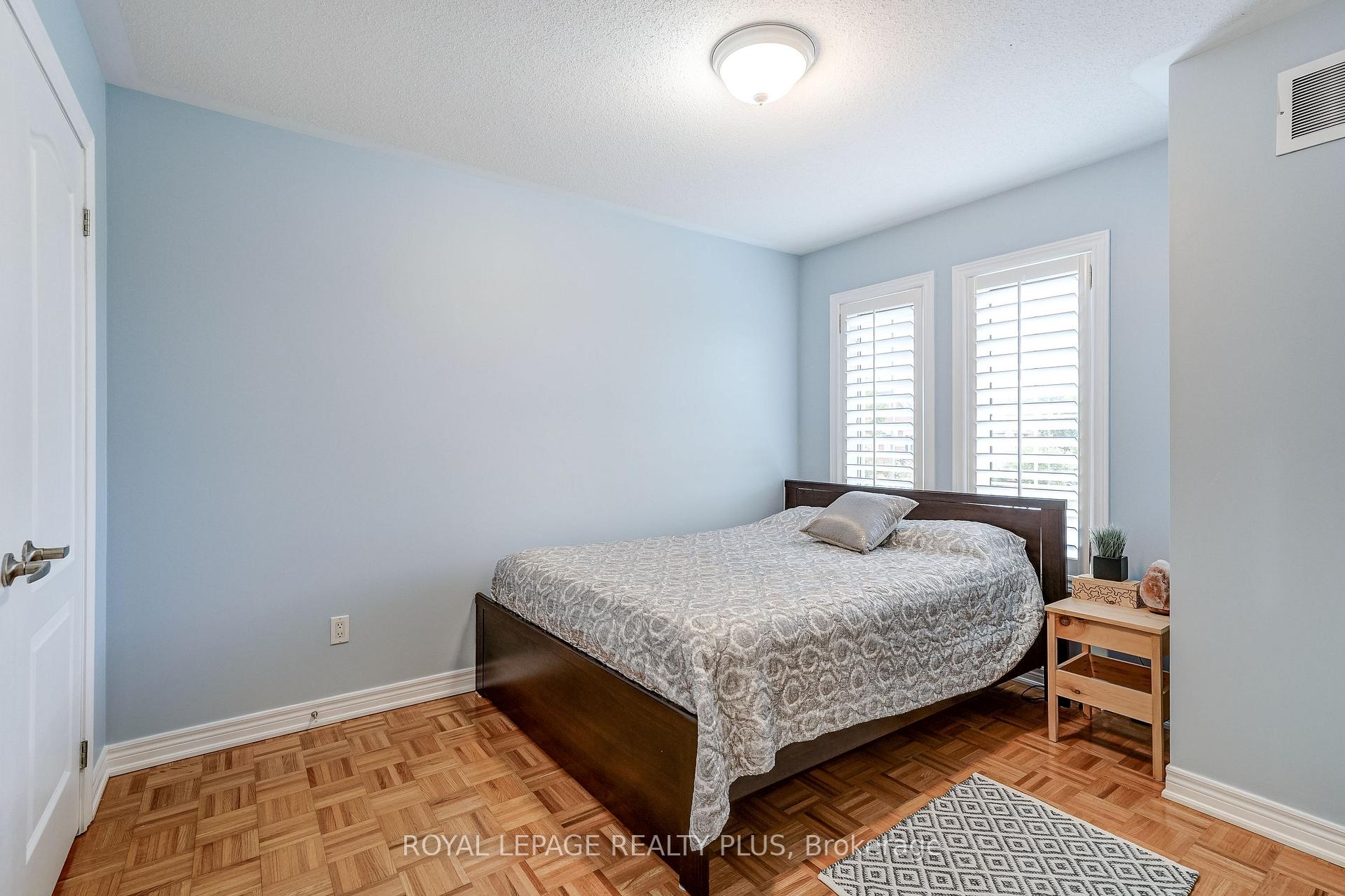 Photo 13 of 172 Lauderdale Drive, Vaughan, Patterson — HOMEH