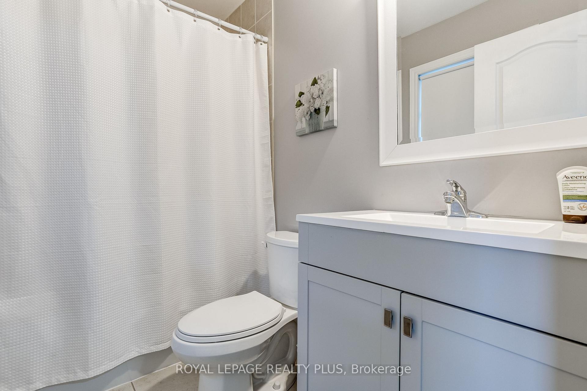 Photo 17 of 172 Lauderdale Drive, Vaughan, Patterson — HOMEH