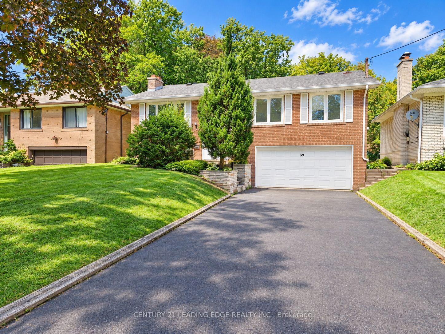 Photo 1 of 39 Sumner Heights Drive, North York, Bayview Village — HOMEH