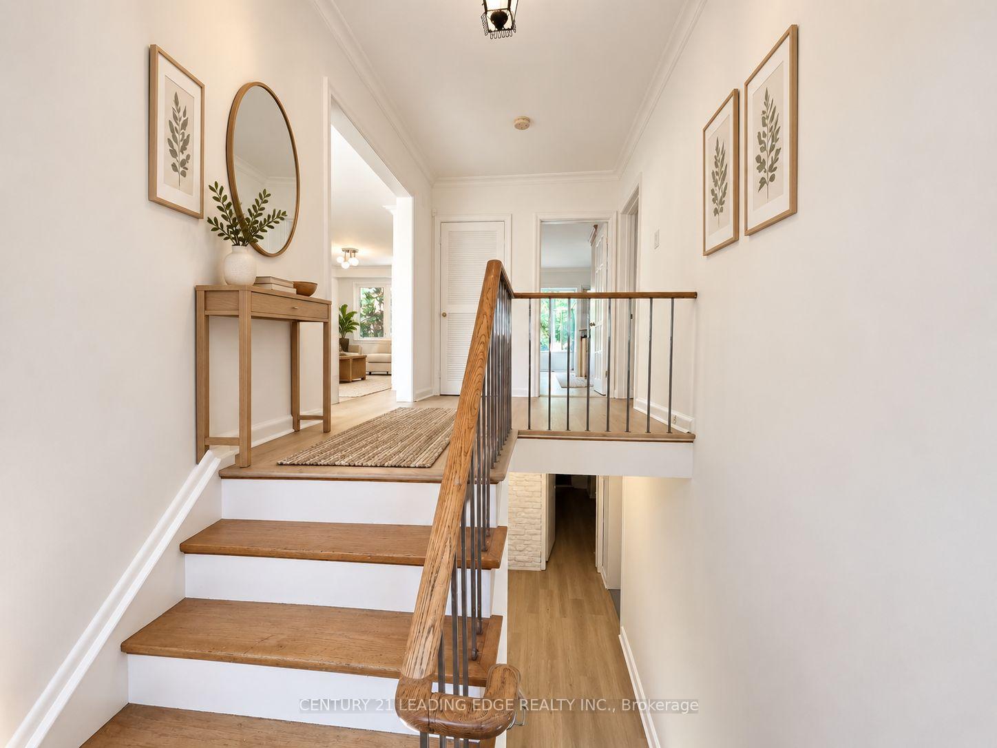 Photo 5 of 39 Sumner Heights Drive, North York, Bayview Village — HOMEH