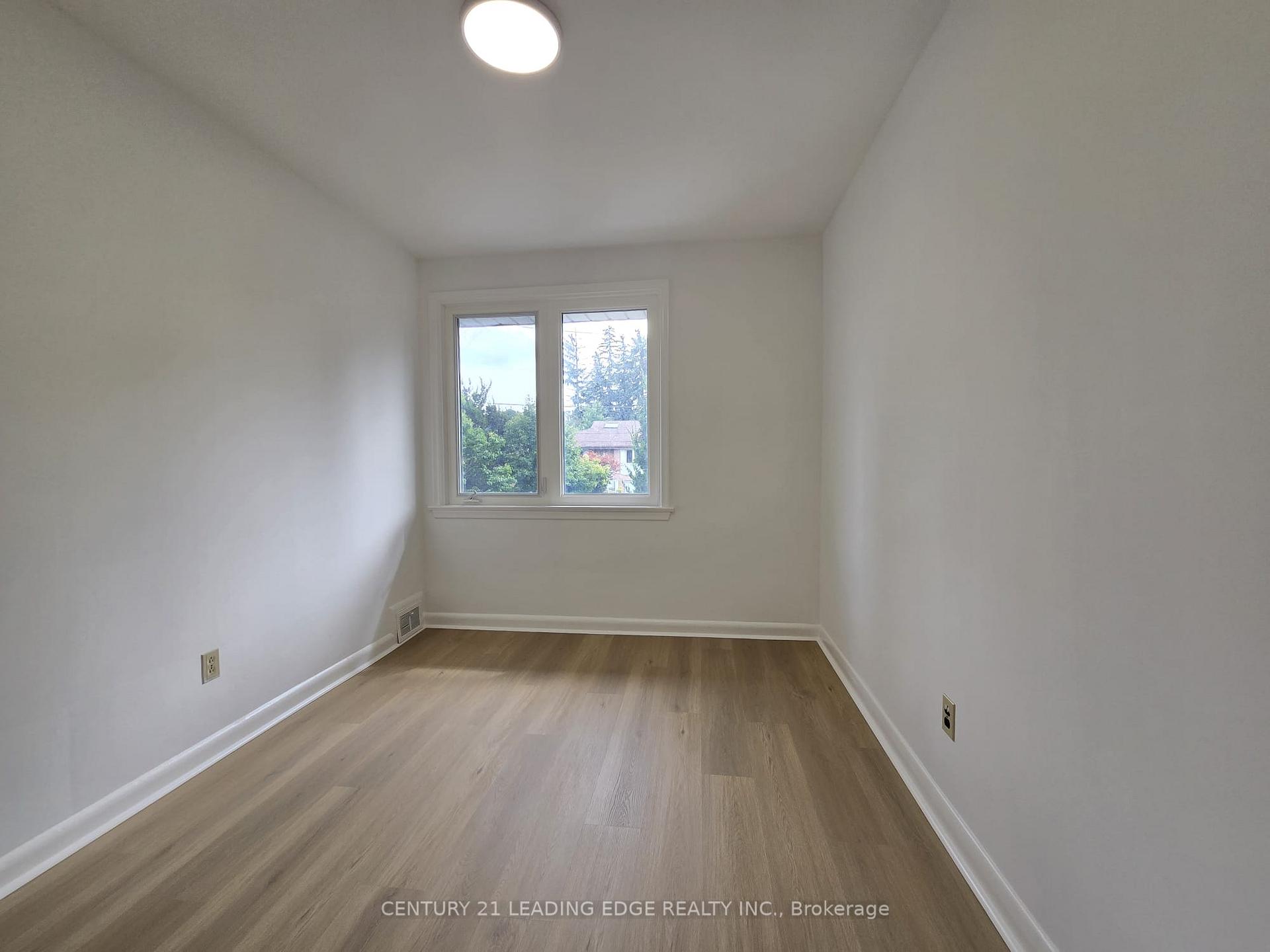 Photo 36 of 39 Sumner Heights Drive, North York, Bayview Village — HOMEH