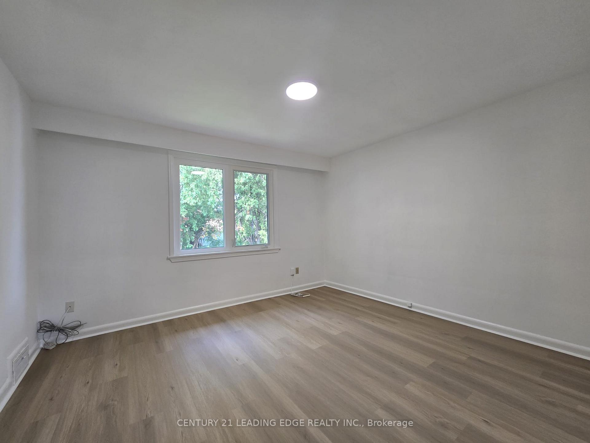 Photo 38 of 39 Sumner Heights Drive, North York, Bayview Village — HOMEH