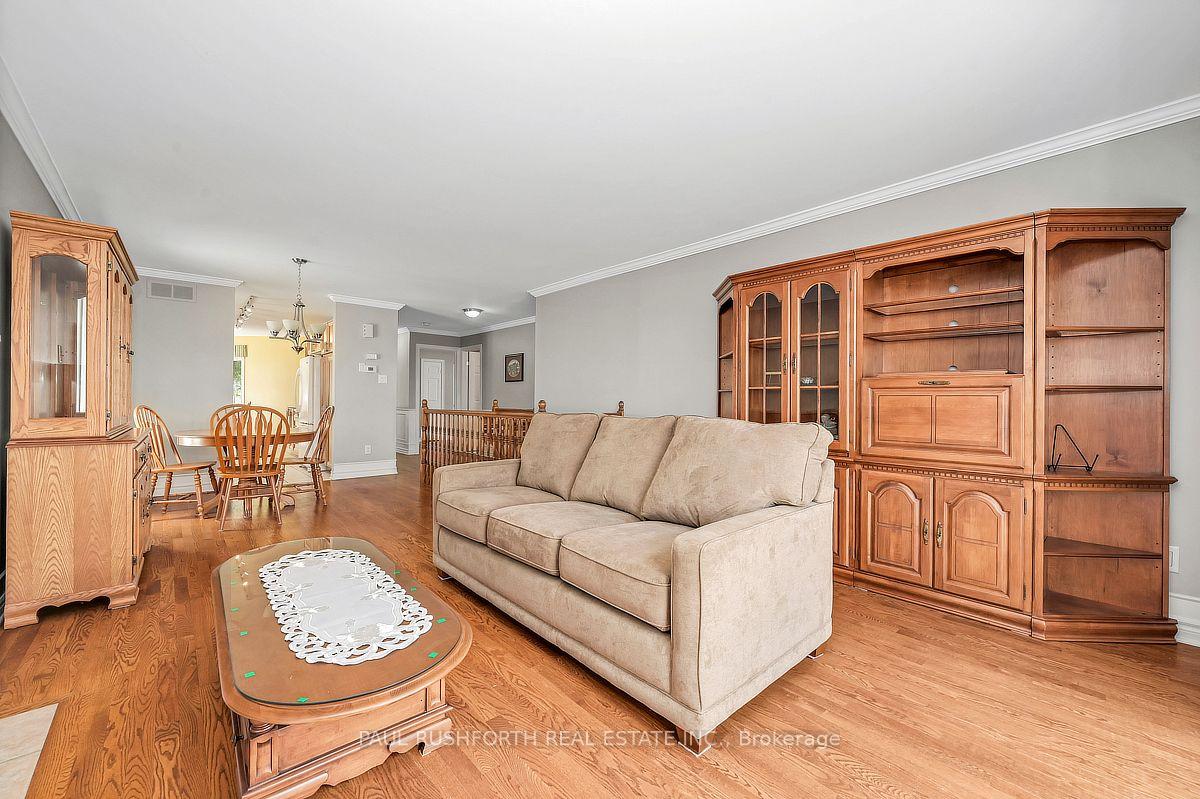 Photo 7 of 1025 Valin Street, Ottawa, Fallingbrook/Gardenway South — HOMEH