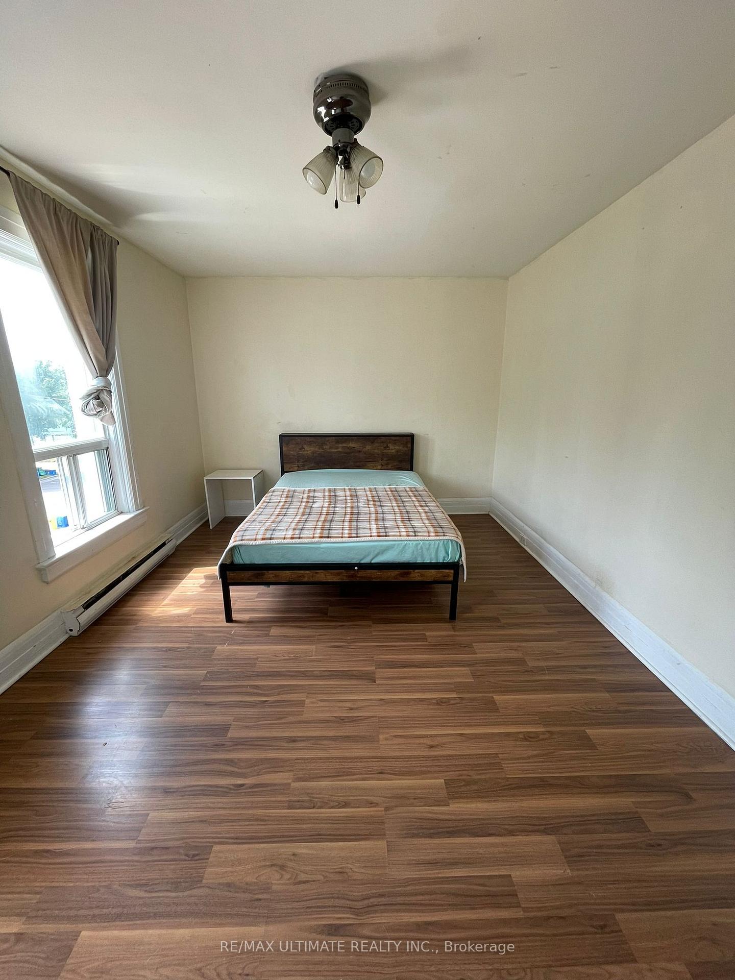 Photo 41 of 128 Elgin Street E, Oshawa, O'Neill — HOMEH