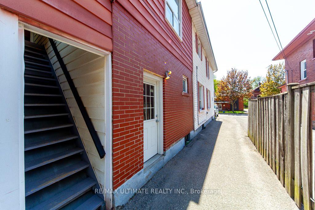 Photo 44 of 128 Elgin Street E, Oshawa, O'Neill — HOMEH