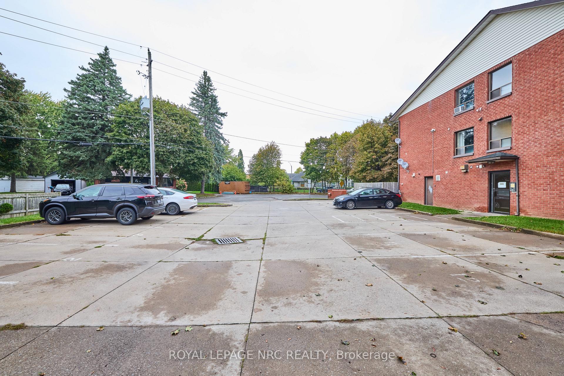 Photo 7 of Unit 11, 4839 Drummond Road, Niagara Falls, Morrison — HOMEH