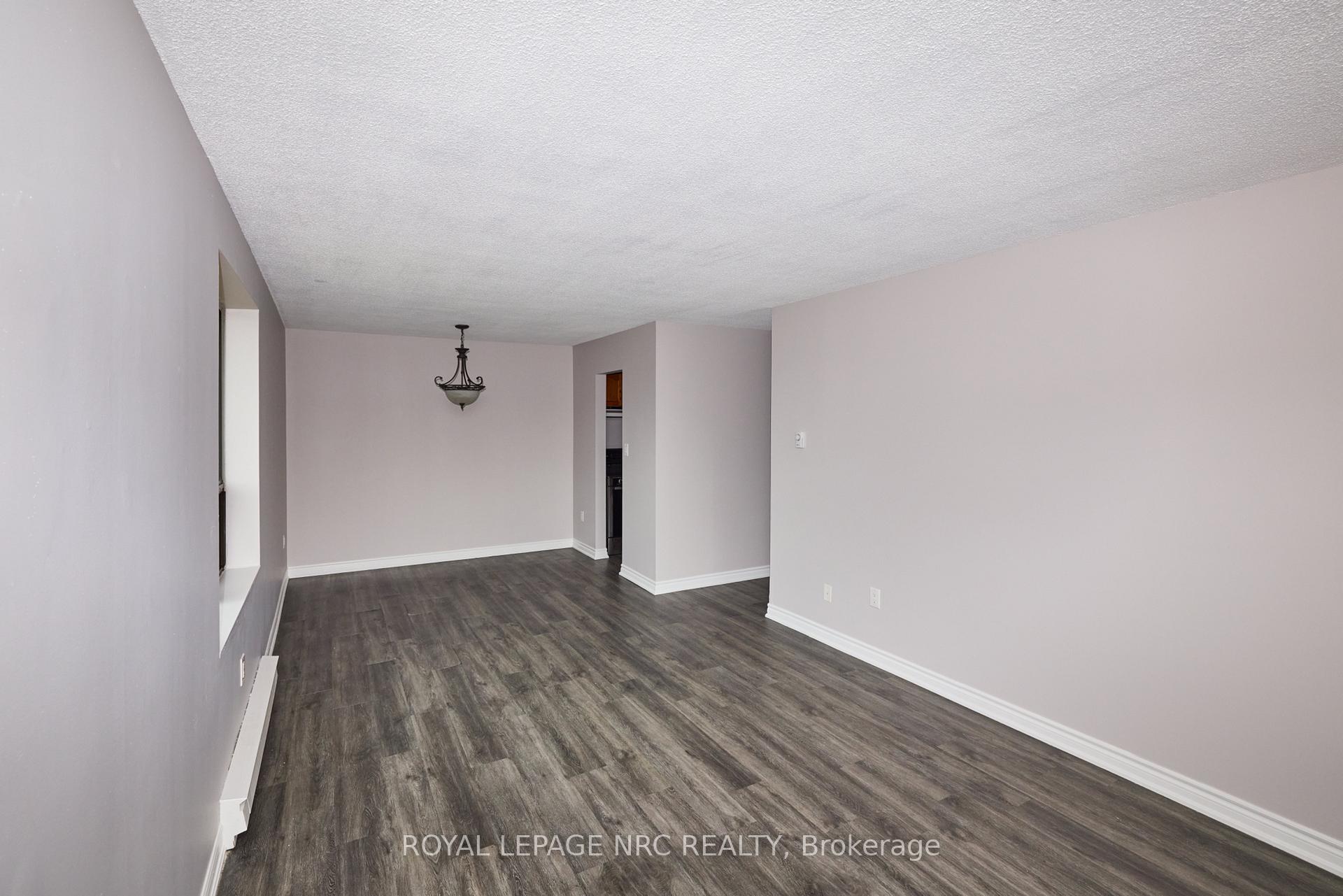 Photo 11 of Unit 11, 4839 Drummond Road, Niagara Falls, Morrison — HOMEH