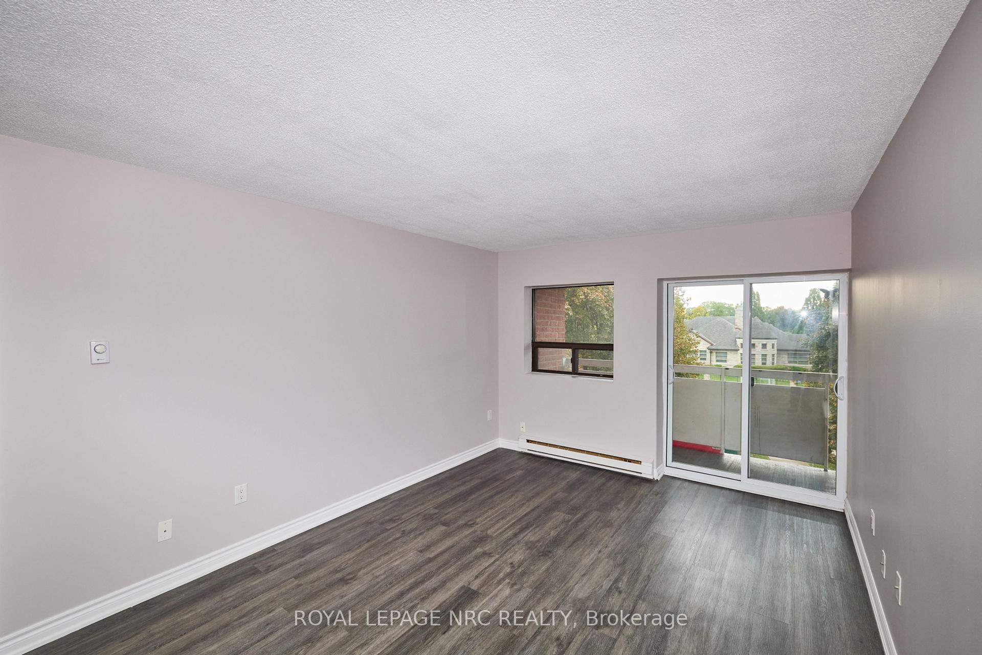 Photo 12 of Unit 11, 4839 Drummond Road, Niagara Falls, Morrison — HOMEH