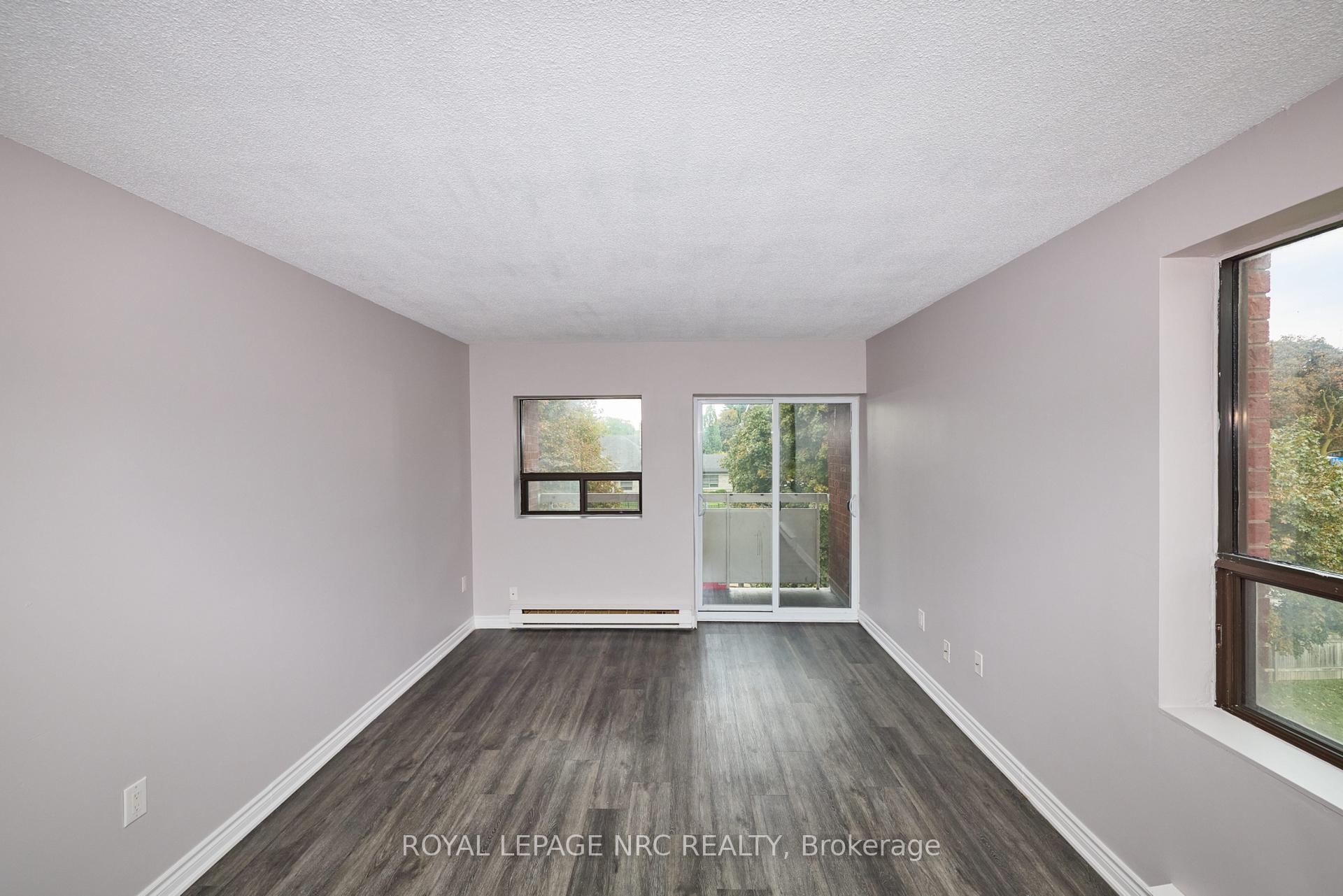 Photo 13 of Unit 11, 4839 Drummond Road, Niagara Falls, Morrison — HOMEH