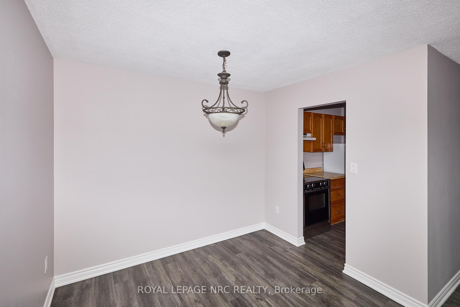 Photo 15 of Unit 11, 4839 Drummond Road, Niagara Falls, Morrison — HOMEH