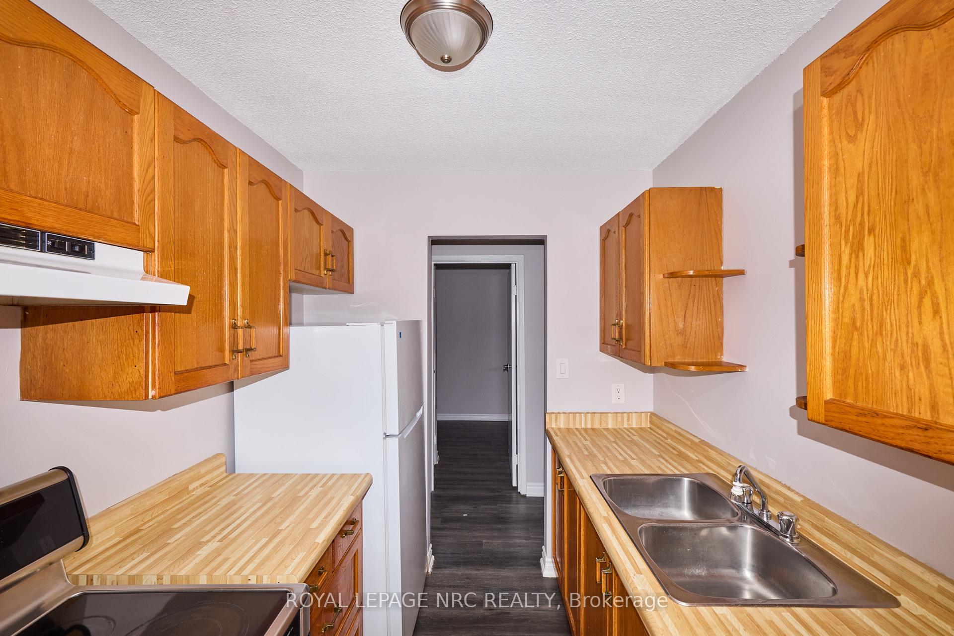 Photo 16 of Unit 11, 4839 Drummond Road, Niagara Falls, Morrison — HOMEH