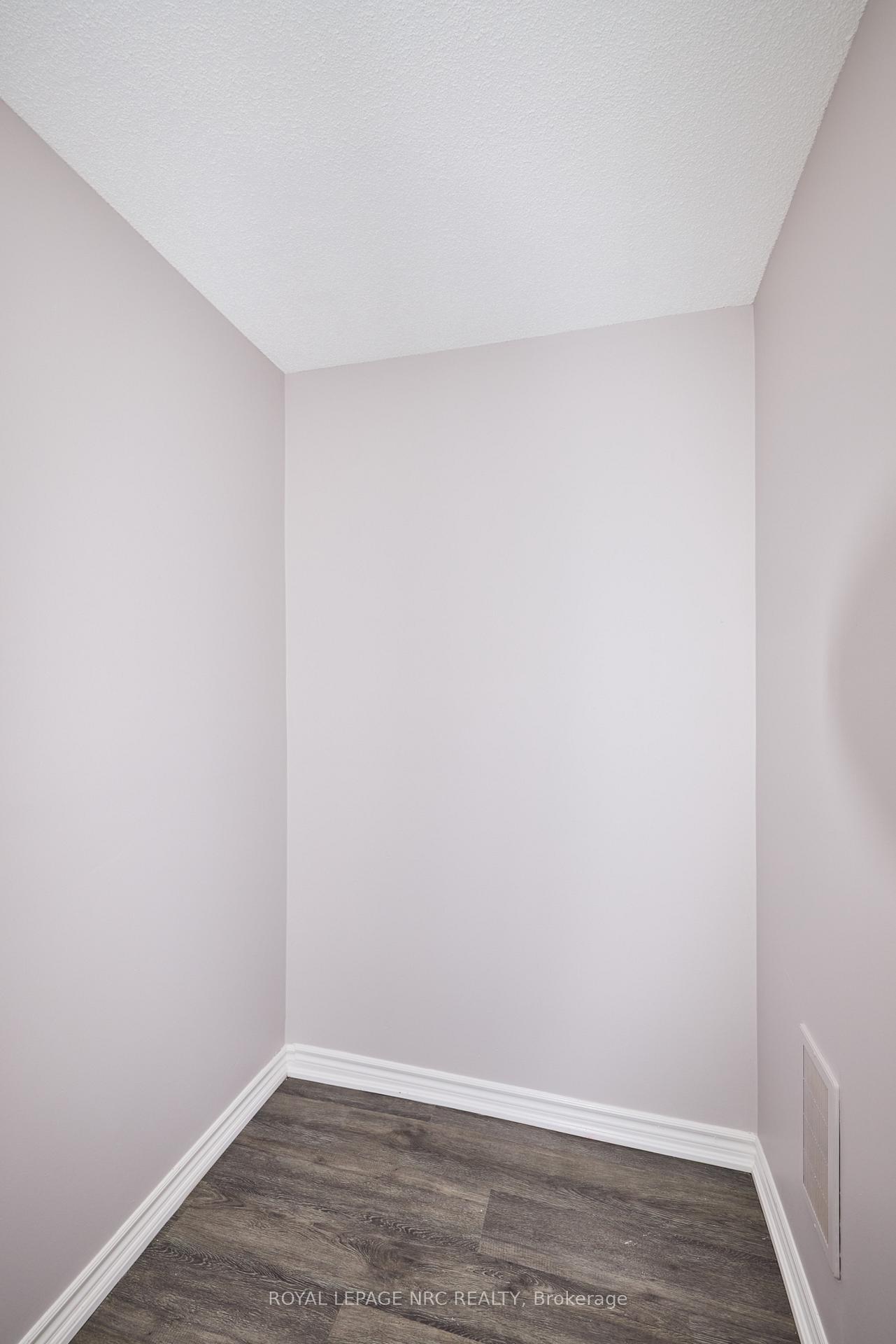 Photo 18 of Unit 11, 4839 Drummond Road, Niagara Falls, Morrison — HOMEH