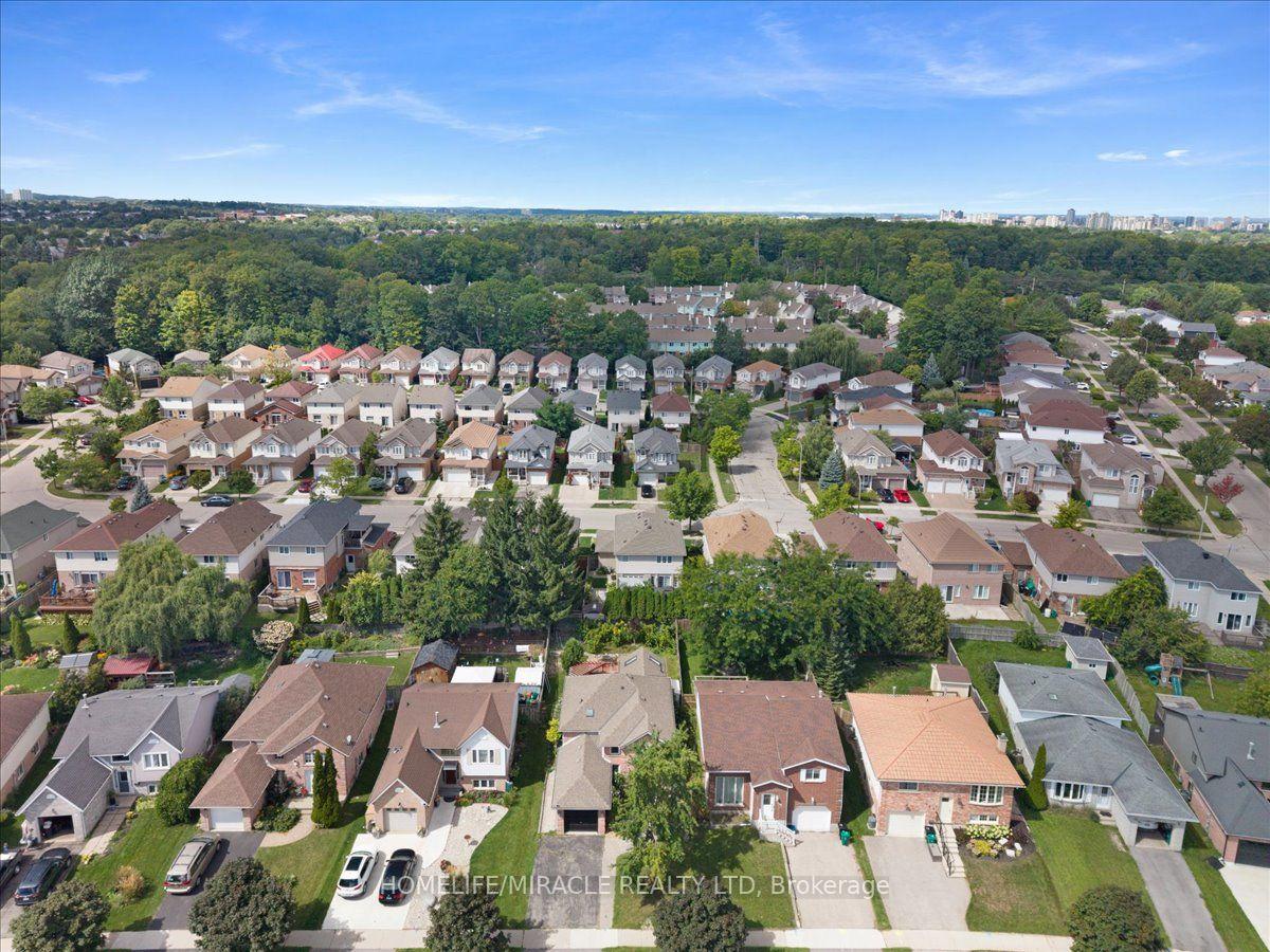 Photo 39 of 150 Bankside Drive, Kitchener, Highland West — HOMEH