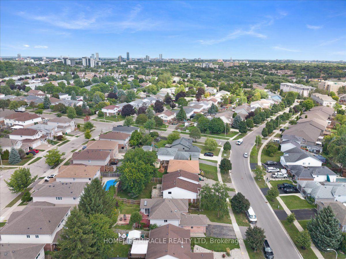 Photo 40 of 150 Bankside Drive, Kitchener, Highland West — HOMEH