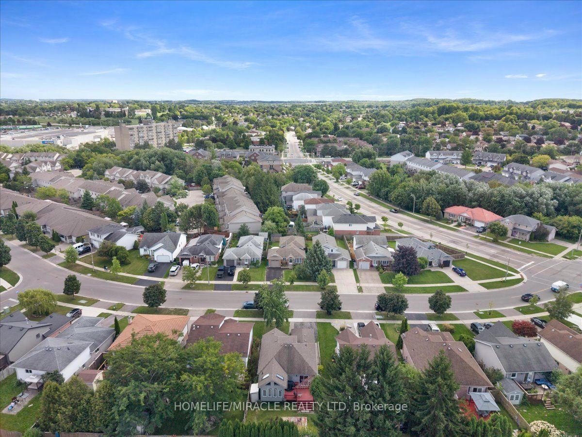 Photo 41 of 150 Bankside Drive, Kitchener, Highland West — HOMEH