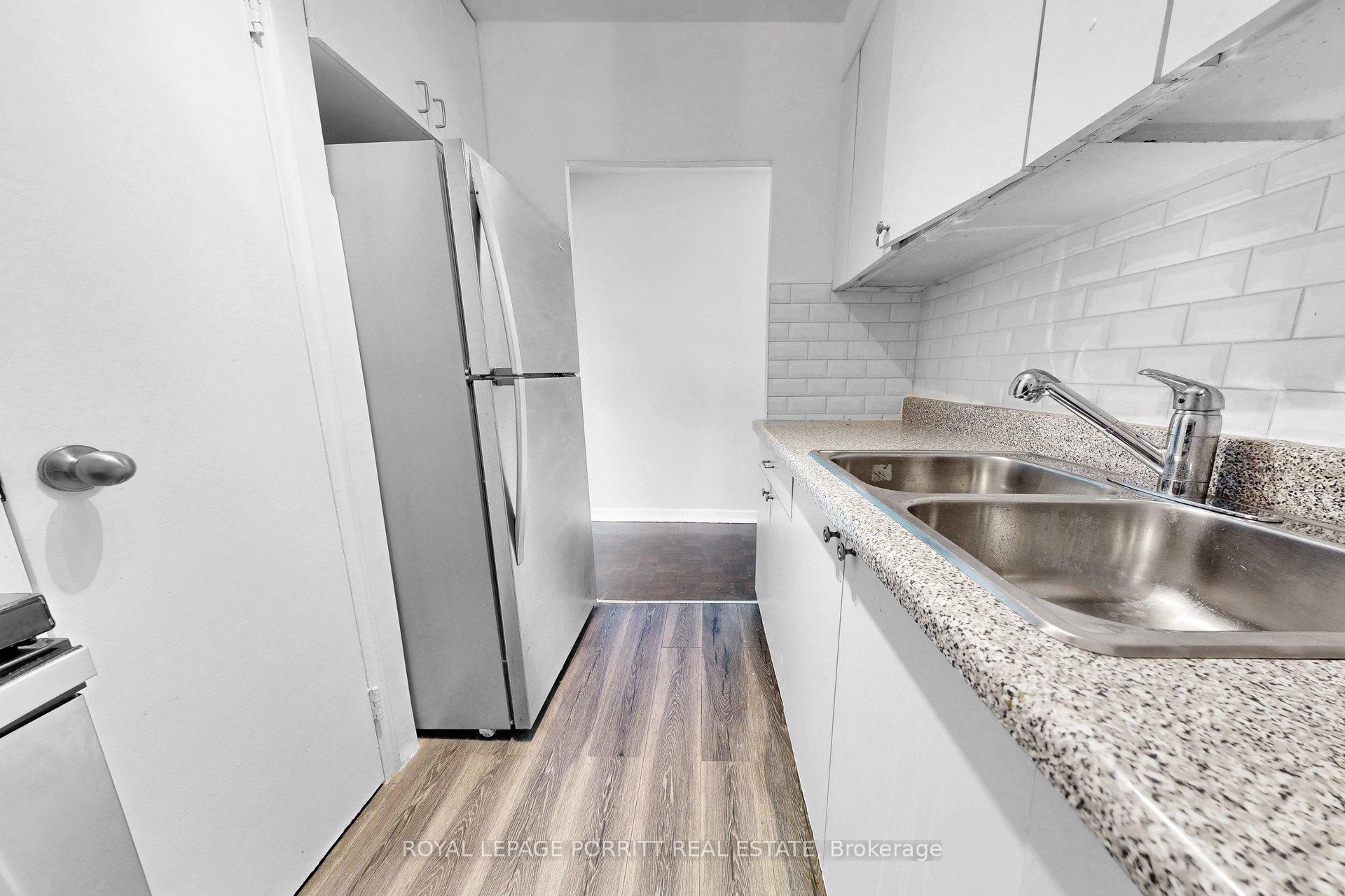 Photo 6 of Unit 39, 2 Superior Avenue, Etobicoke, Mimico — HOMEH