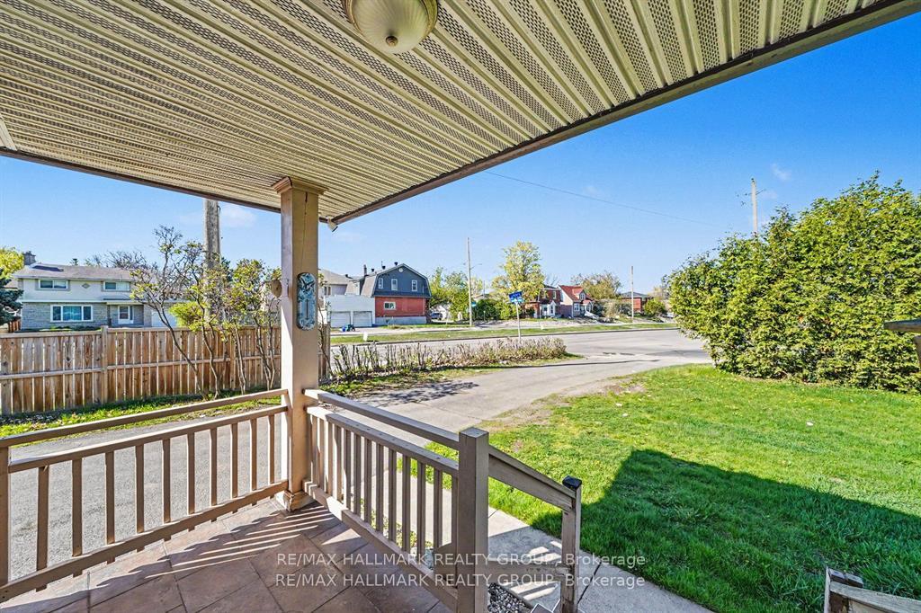 Photo 3 of 1299 Evans Boulevard, Ottawa, Alta Vista — HOMEH