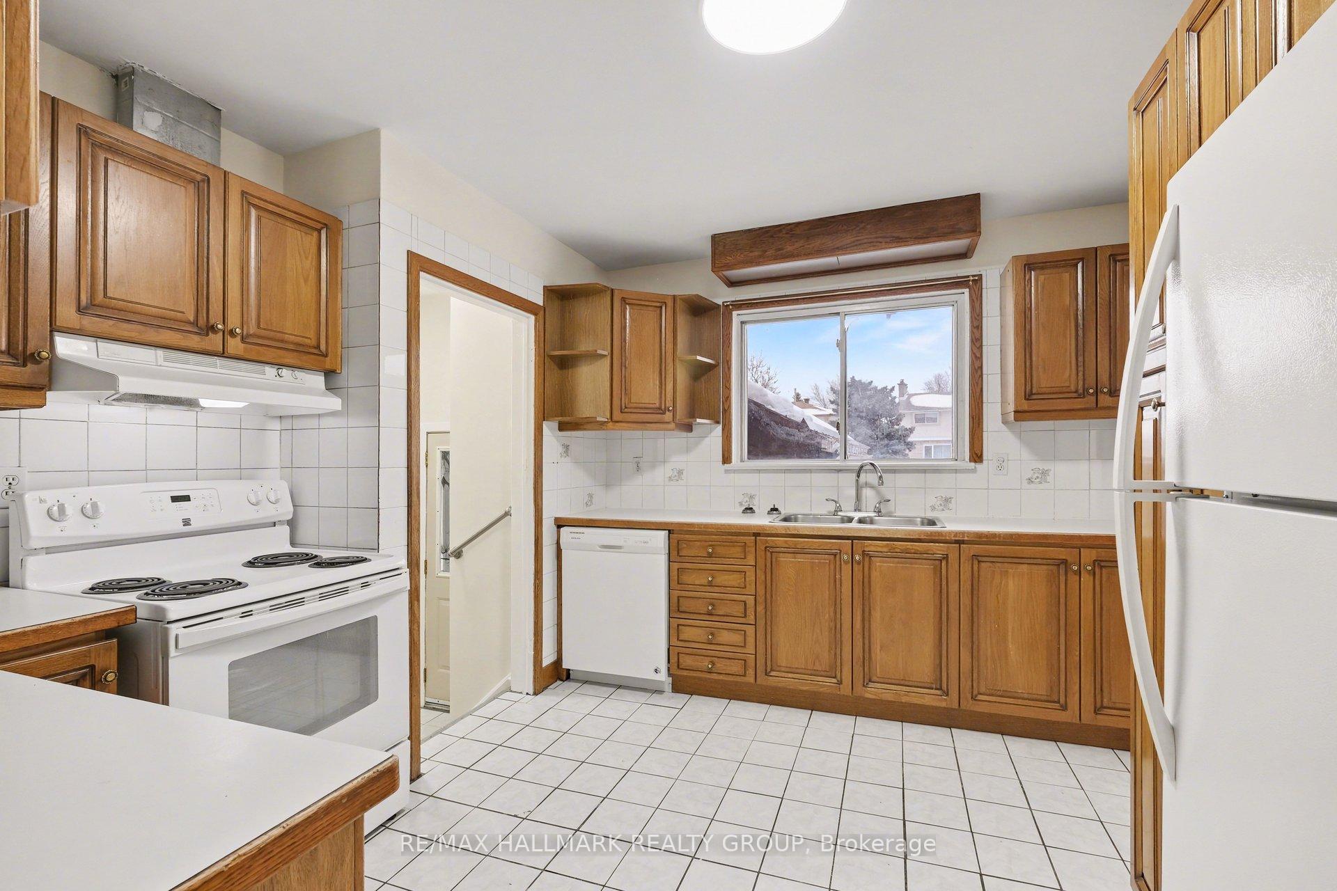 Photo 13 of 1299 Evans Boulevard, Ottawa, Alta Vista — HOMEH