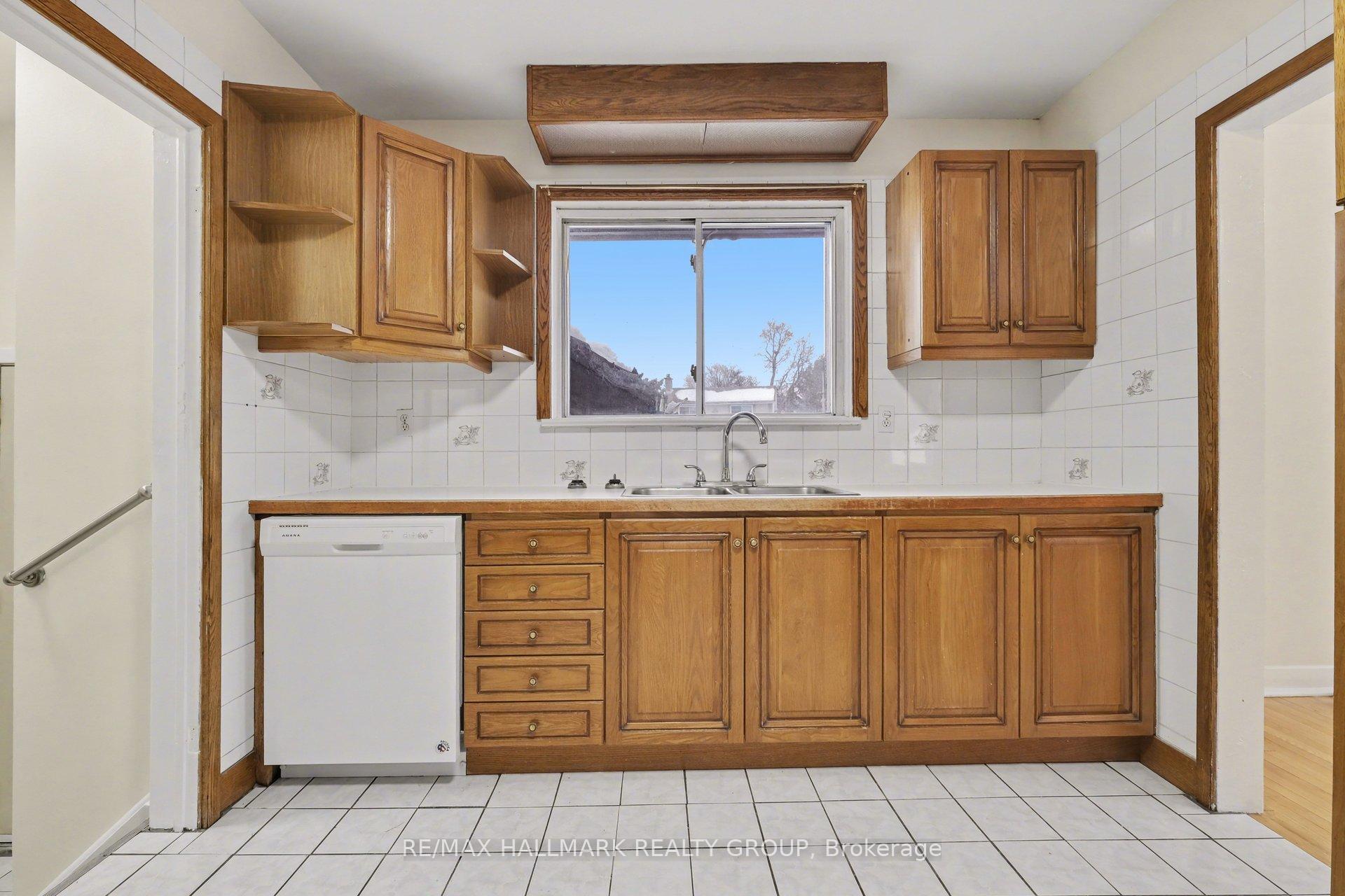 Photo 15 of 1299 Evans Boulevard, Ottawa, Alta Vista — HOMEH