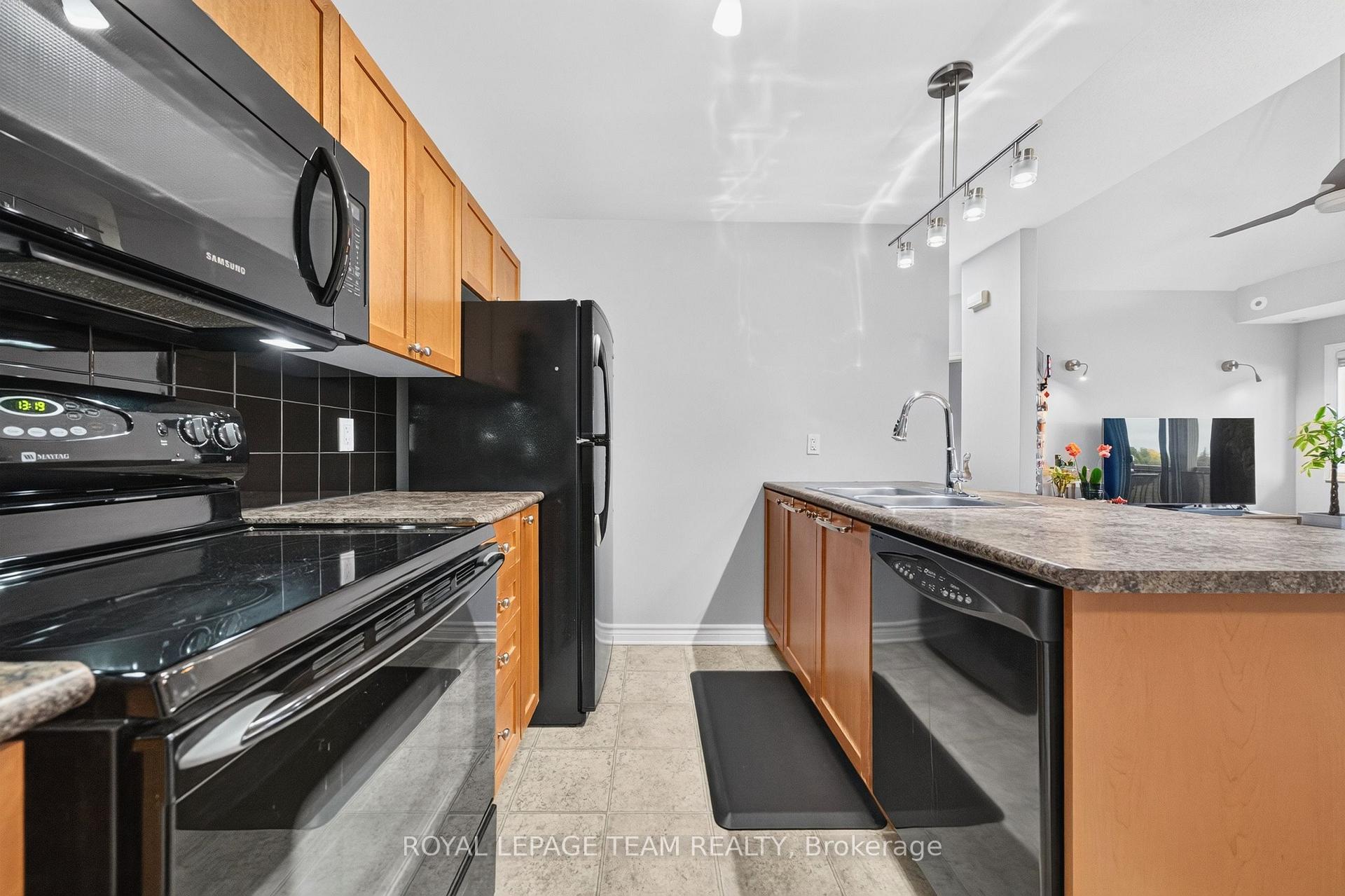 Photo 22 of 173-C Crestway Drive, Ottawa, Barrhaven East — HOMEH