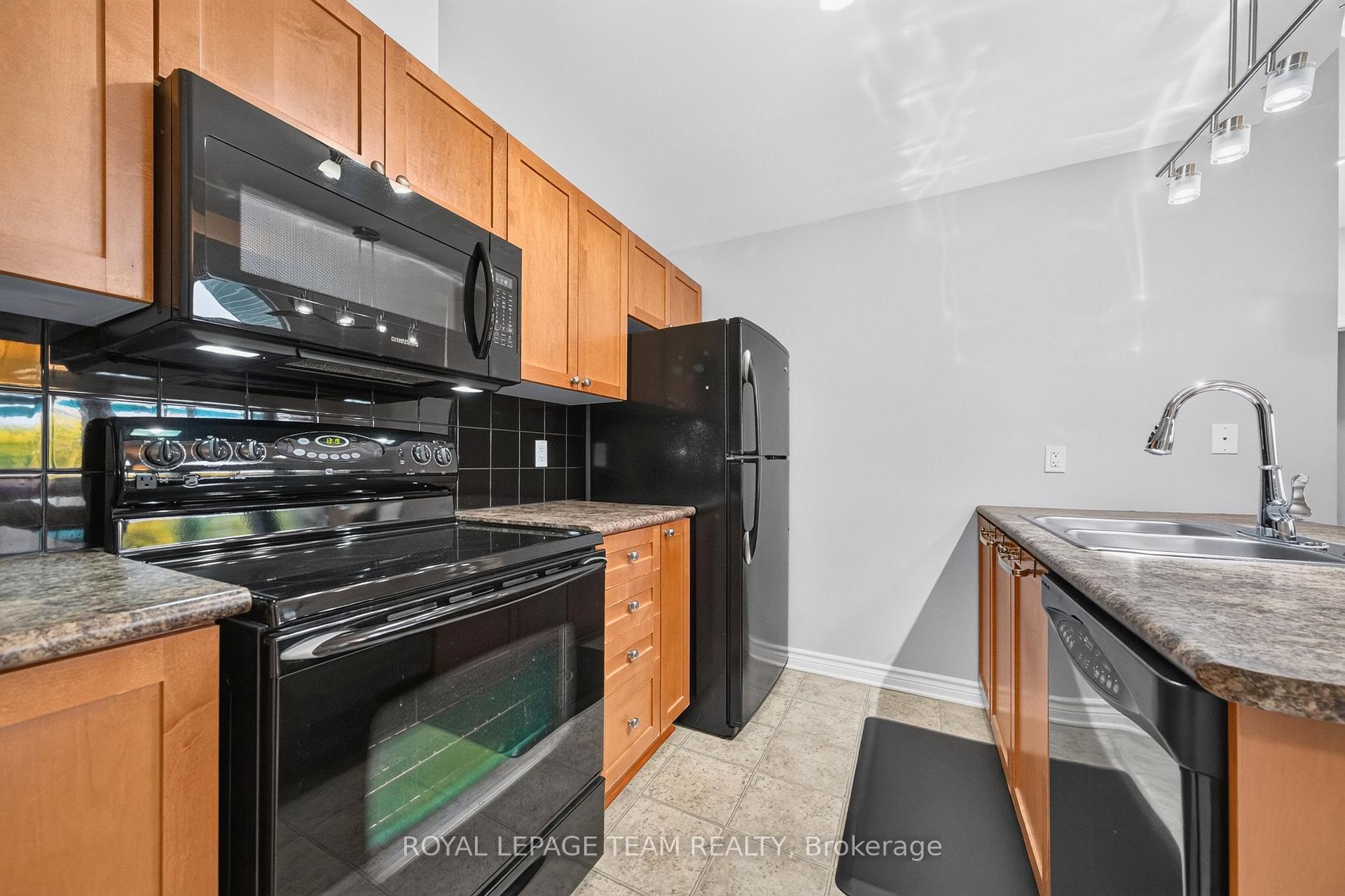 Photo 23 of 173-C Crestway Drive, Ottawa, Barrhaven East — HOMEH