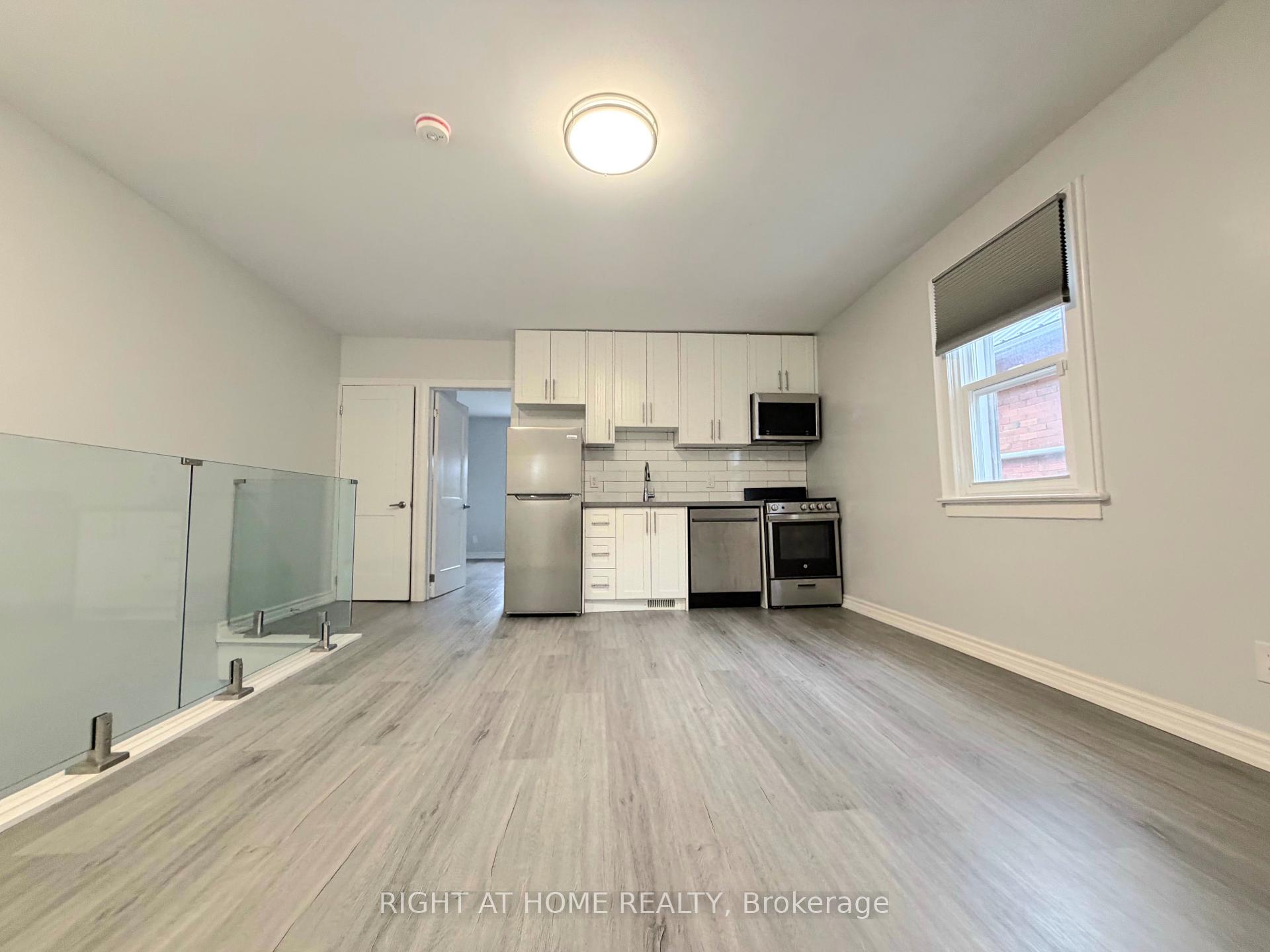 Photo 5 of Unit Upper, 408 Strathmore Boulevard, Toronto, Danforth — HOMEH