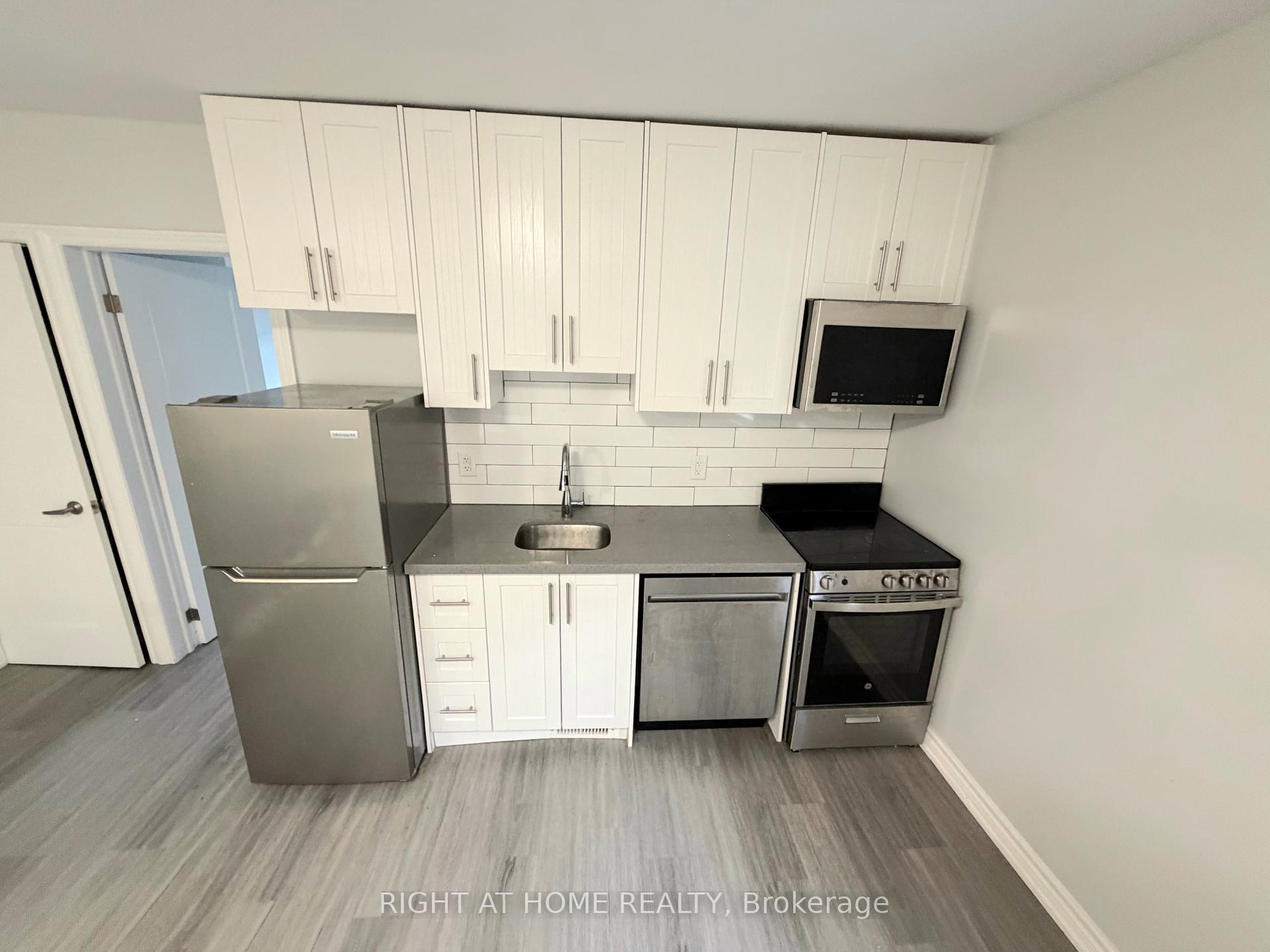 Photo 8 of Unit Upper, 408 Strathmore Boulevard, Toronto, Danforth — HOMEH