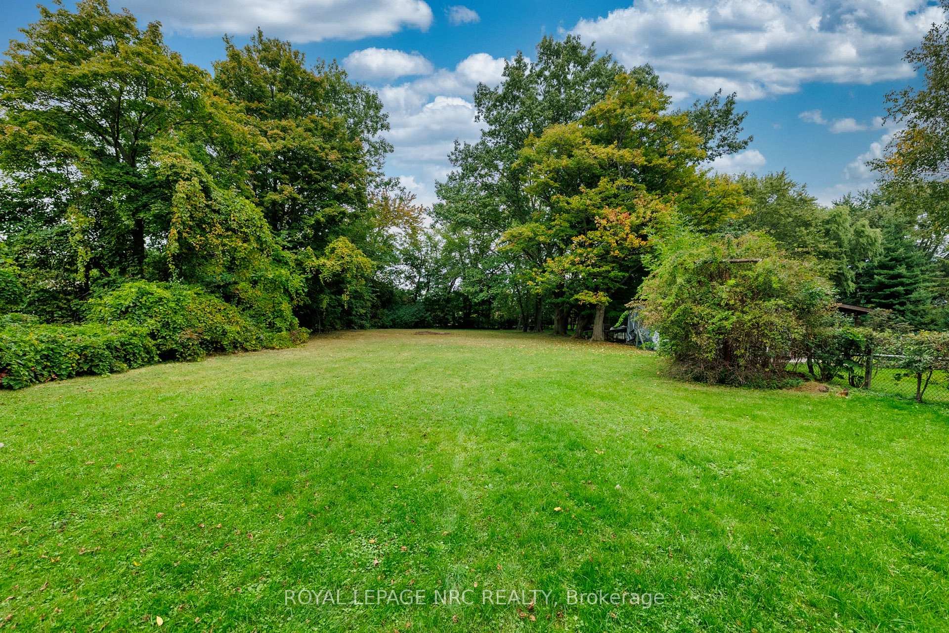 Photo 76 of 88 Summerlea Avenue, Welland, N. Welland — HOMEH