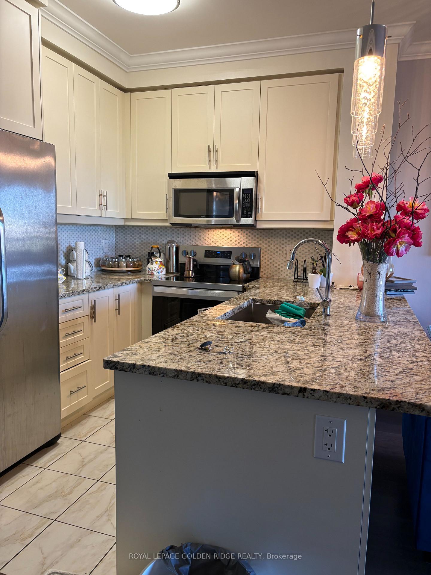 Photo 8 of Unit 715, 9245 Jane Street, Vaughan, Maple — HOMEH
