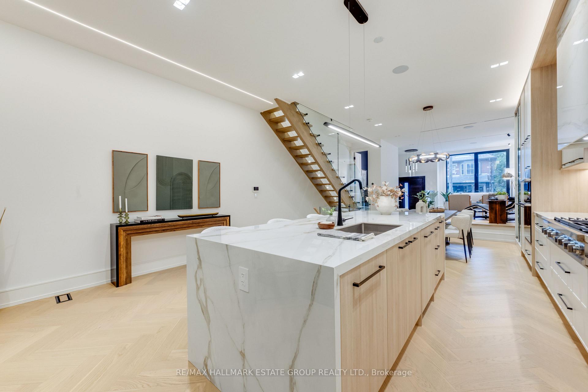 Photo 11 of 10 Wheeler Avenue, Toronto, The Beaches — HOMEH
