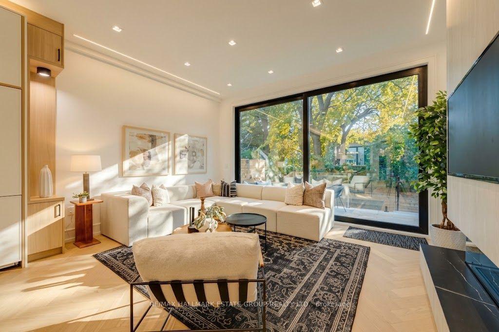 Photo 14 of 10 Wheeler Avenue, Toronto, The Beaches — HOMEH