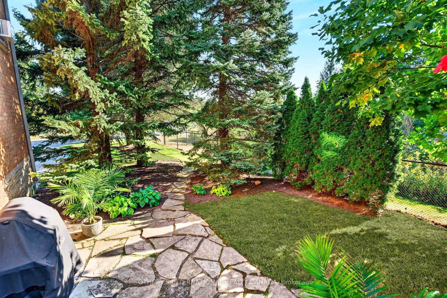 Photo 23 of 4211 Millcroft Park Drive, Burlington, Rural Burlington — HOMEH