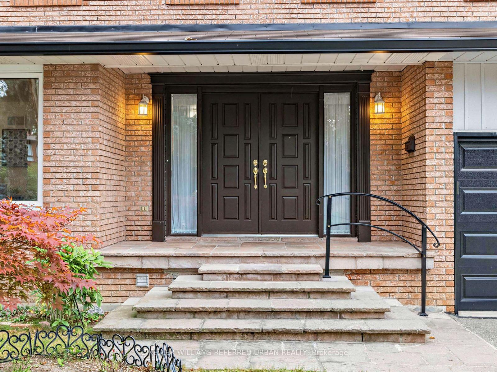 Photo 2 of 9 Tigerlily Court, North York, Newtonbrook West — HOMEH