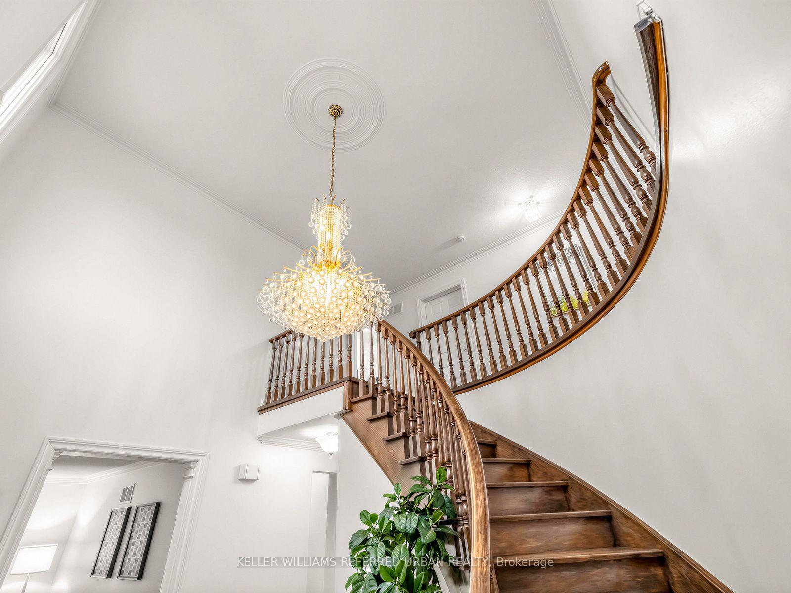 Photo 4 of 9 Tigerlily Court, North York, Newtonbrook West — HOMEH