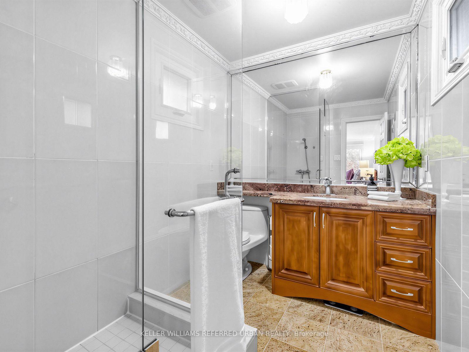 Photo 18 of 9 Tigerlily Court, North York, Newtonbrook West — HOMEH