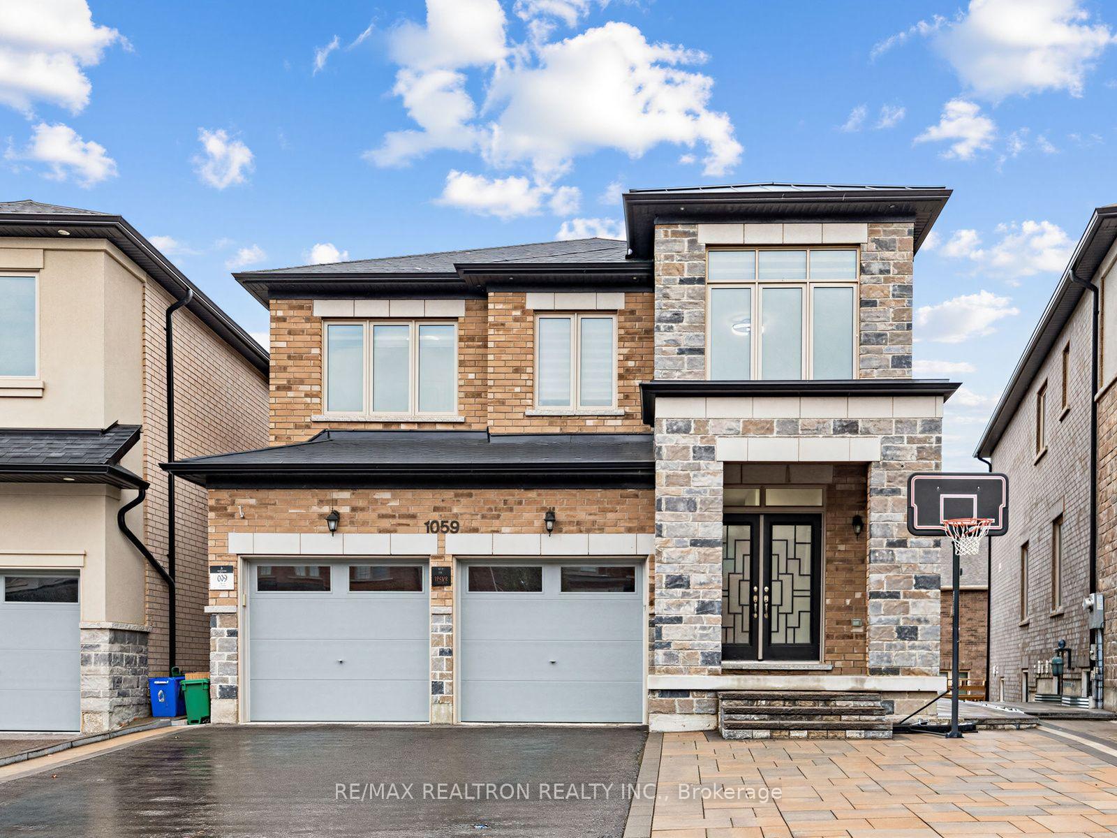 Photo 2 of 1059 Purus Path, Pickering, Rural Pickering — HOMEH