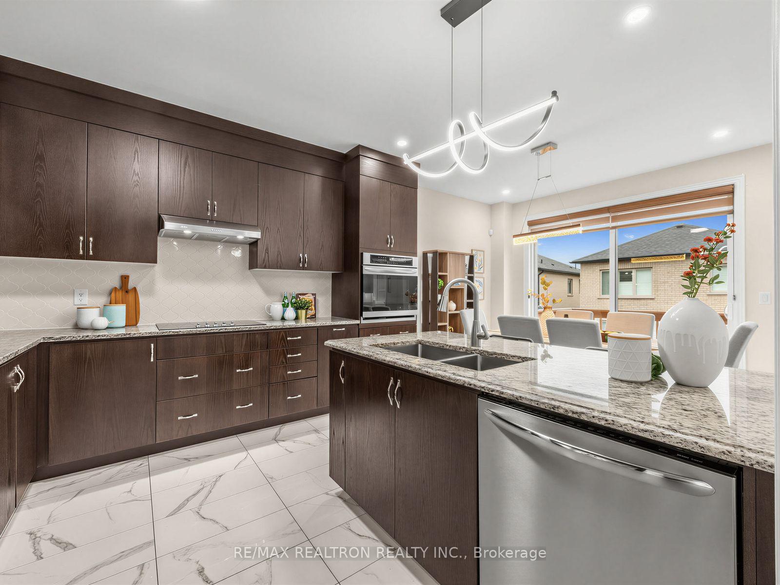 Photo 10 of 1059 Purus Path, Pickering, Rural Pickering — HOMEH