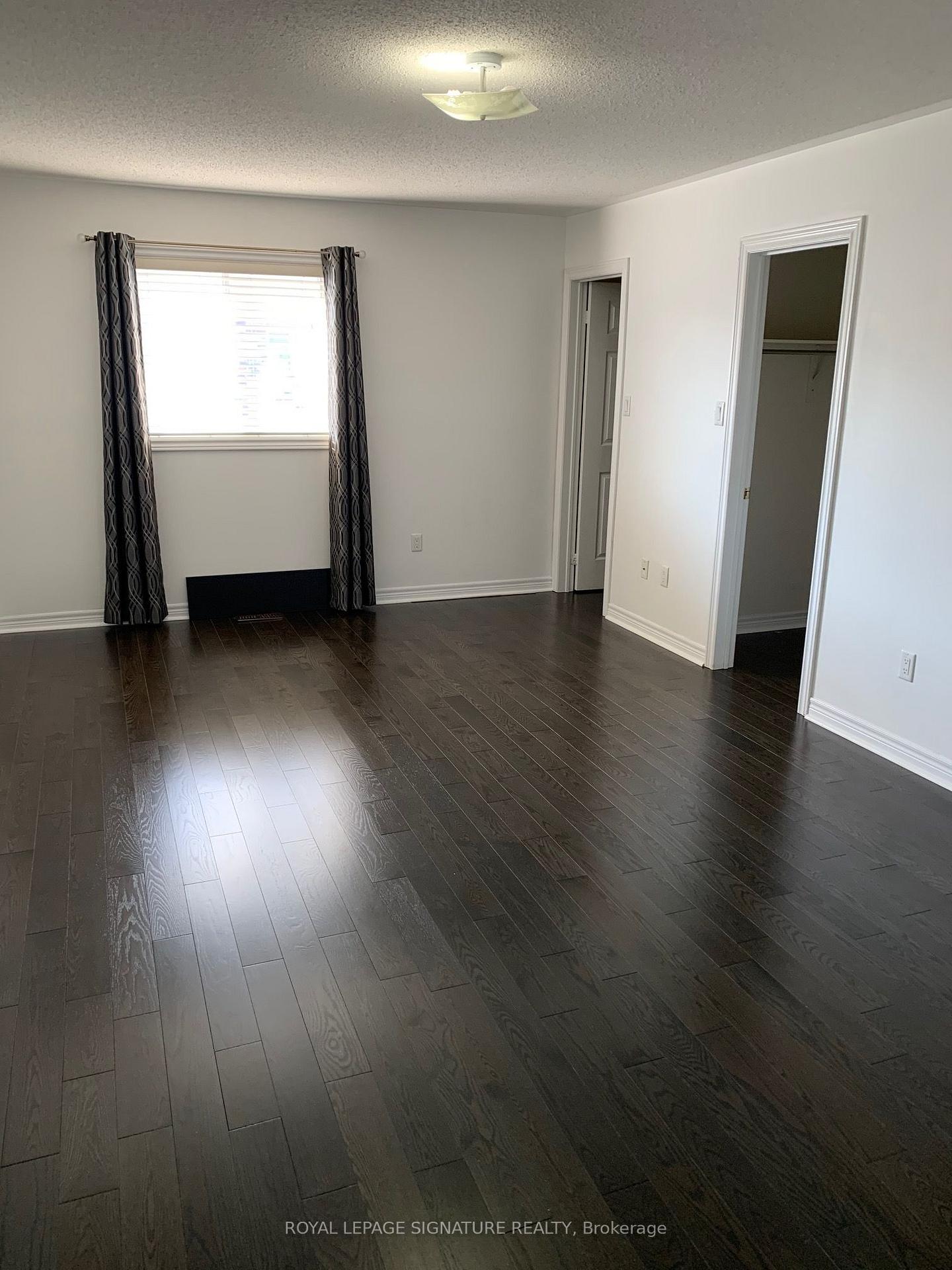 Photo 8 of 249 Comiskey Crescent, Mississauga, Meadowvale Village — HOMEH