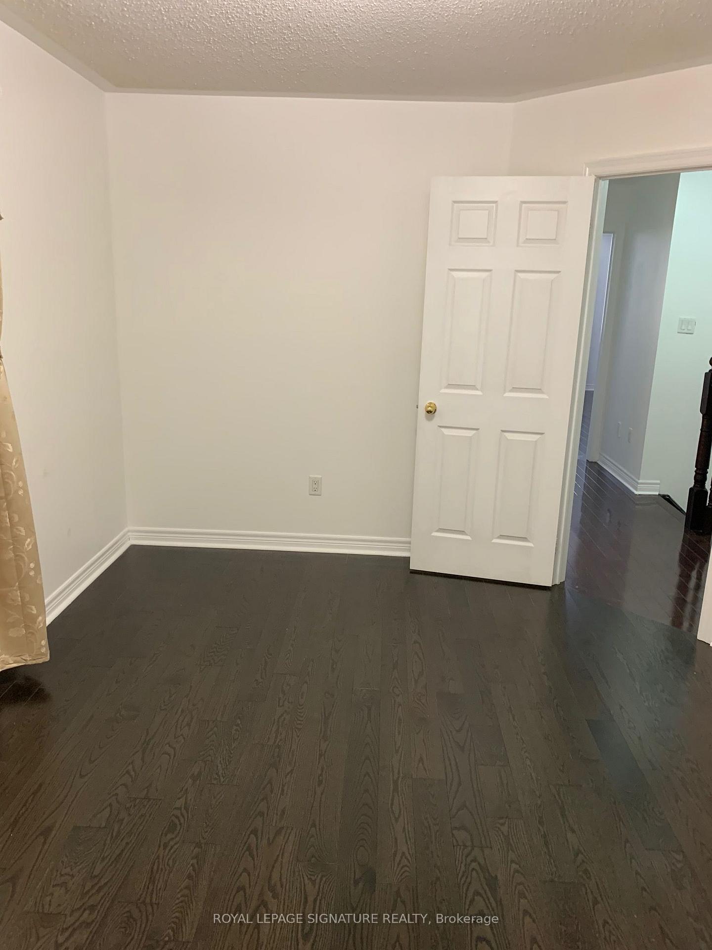 Photo 10 of 249 Comiskey Crescent, Mississauga, Meadowvale Village — HOMEH