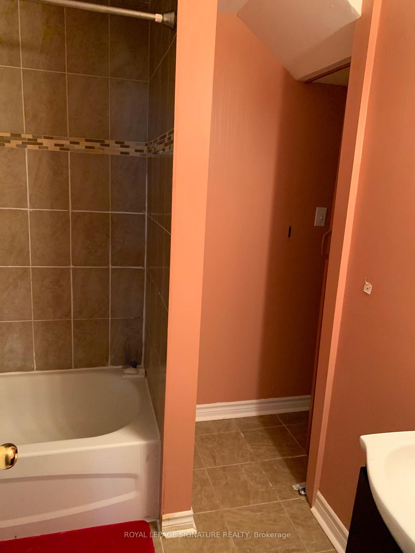 Photo 15 of 249 Comiskey Crescent, Mississauga, Meadowvale Village — HOMEH