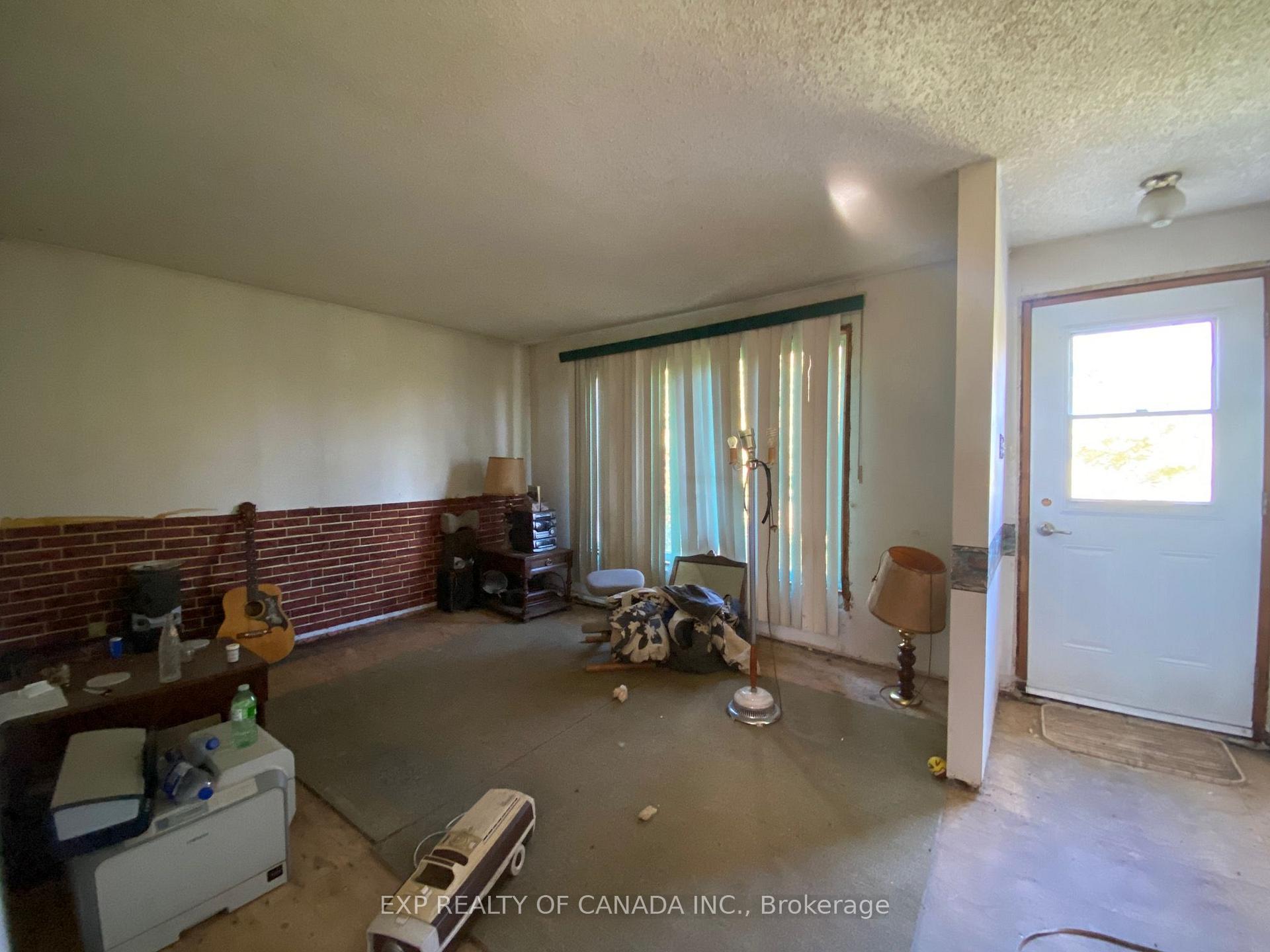Photo 3 of 408 Silver Queen Lake Road, Cochrane — HOMEH
