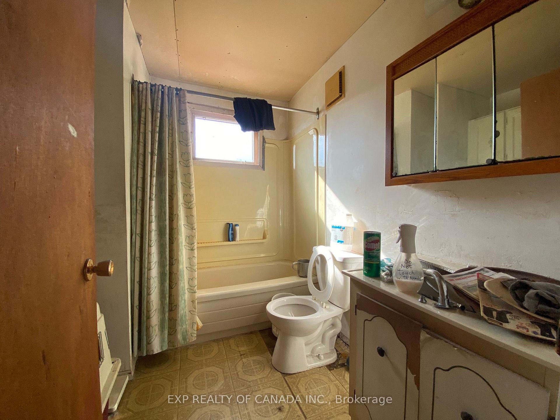 Photo 4 of 408 Silver Queen Lake Road, Cochrane — HOMEH
