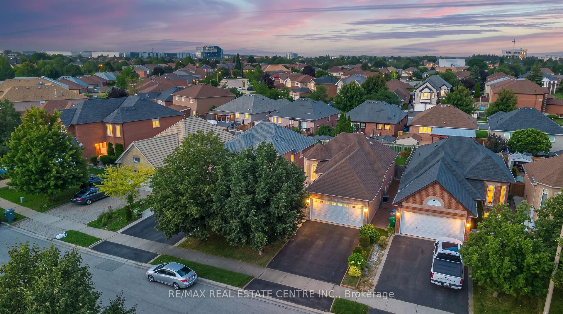 Photo 2 of 111 Springview Drive, Brampton, Brampton West — HOMEH