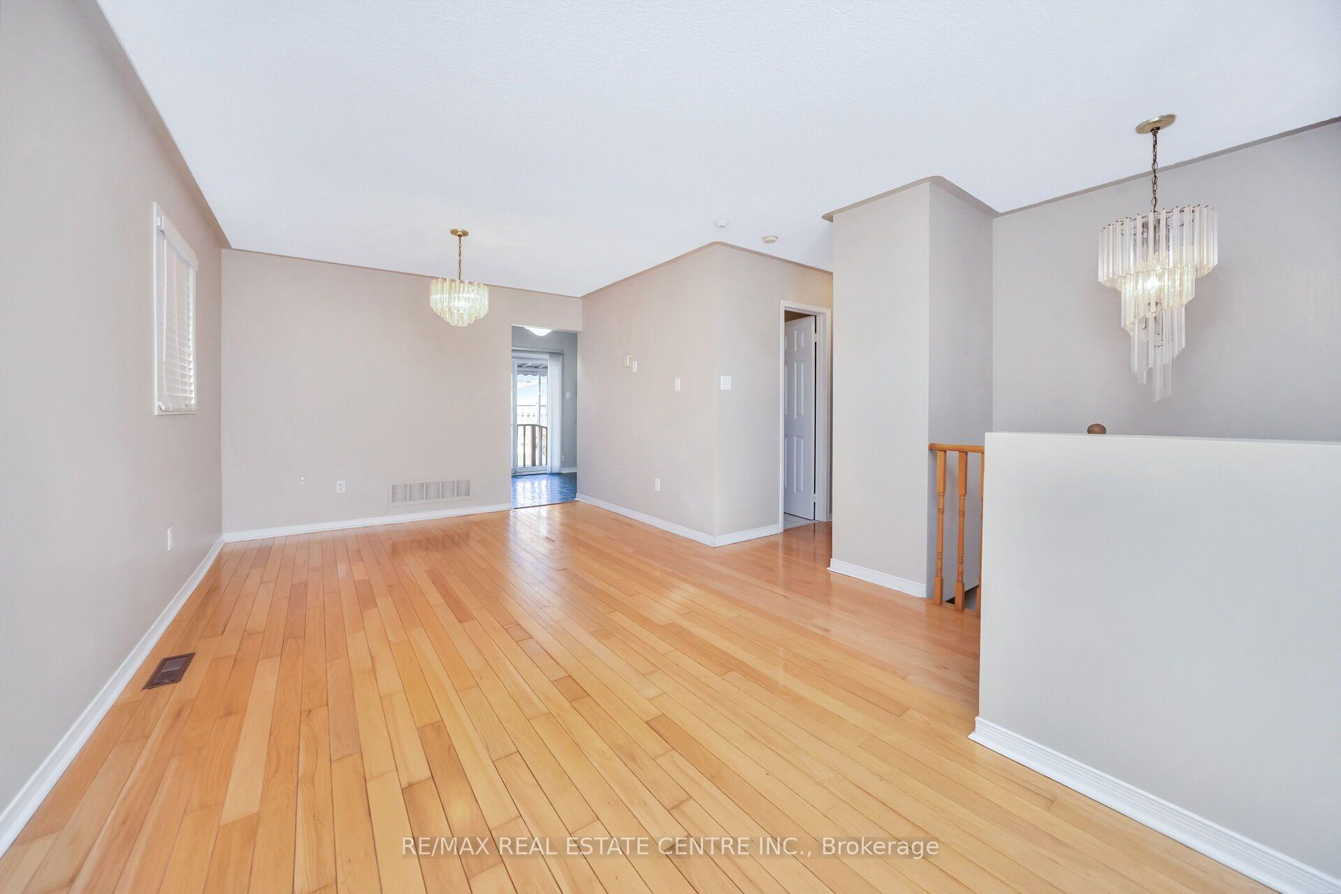 Photo 10 of 111 Springview Drive, Brampton, Brampton West — HOMEH