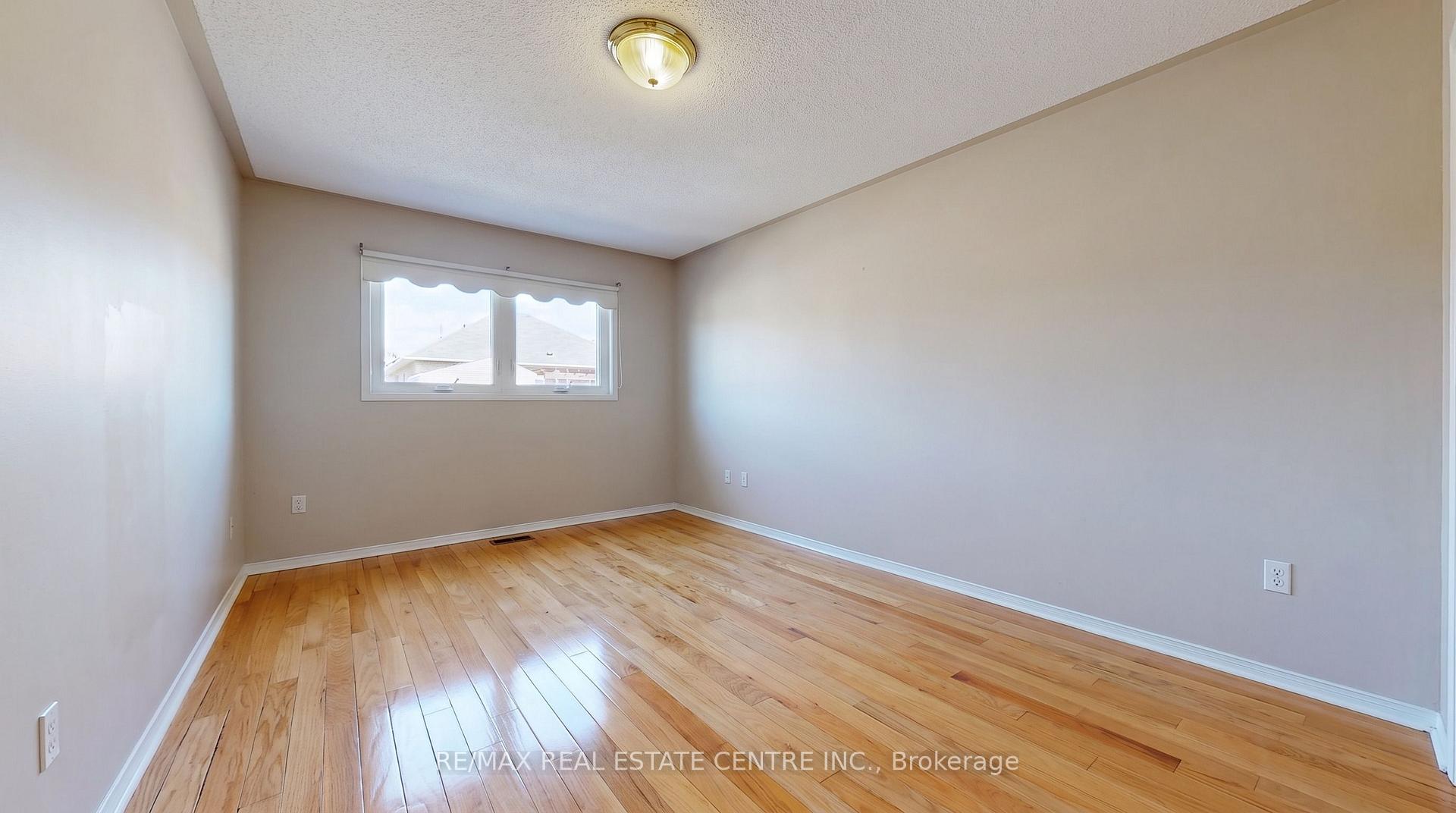 Photo 20 of 111 Springview Drive, Brampton, Brampton West — HOMEH