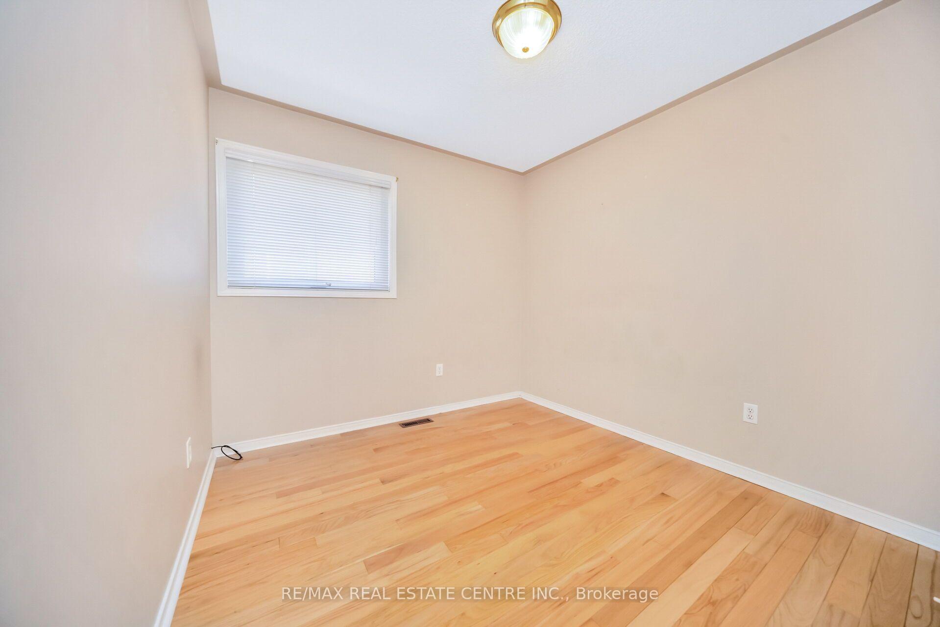 Photo 22 of 111 Springview Drive, Brampton, Brampton West — HOMEH