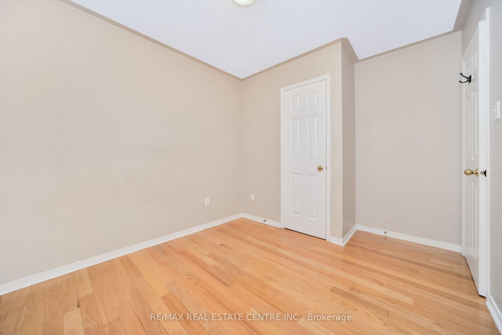 Photo 23 of 111 Springview Drive, Brampton, Brampton West — HOMEH