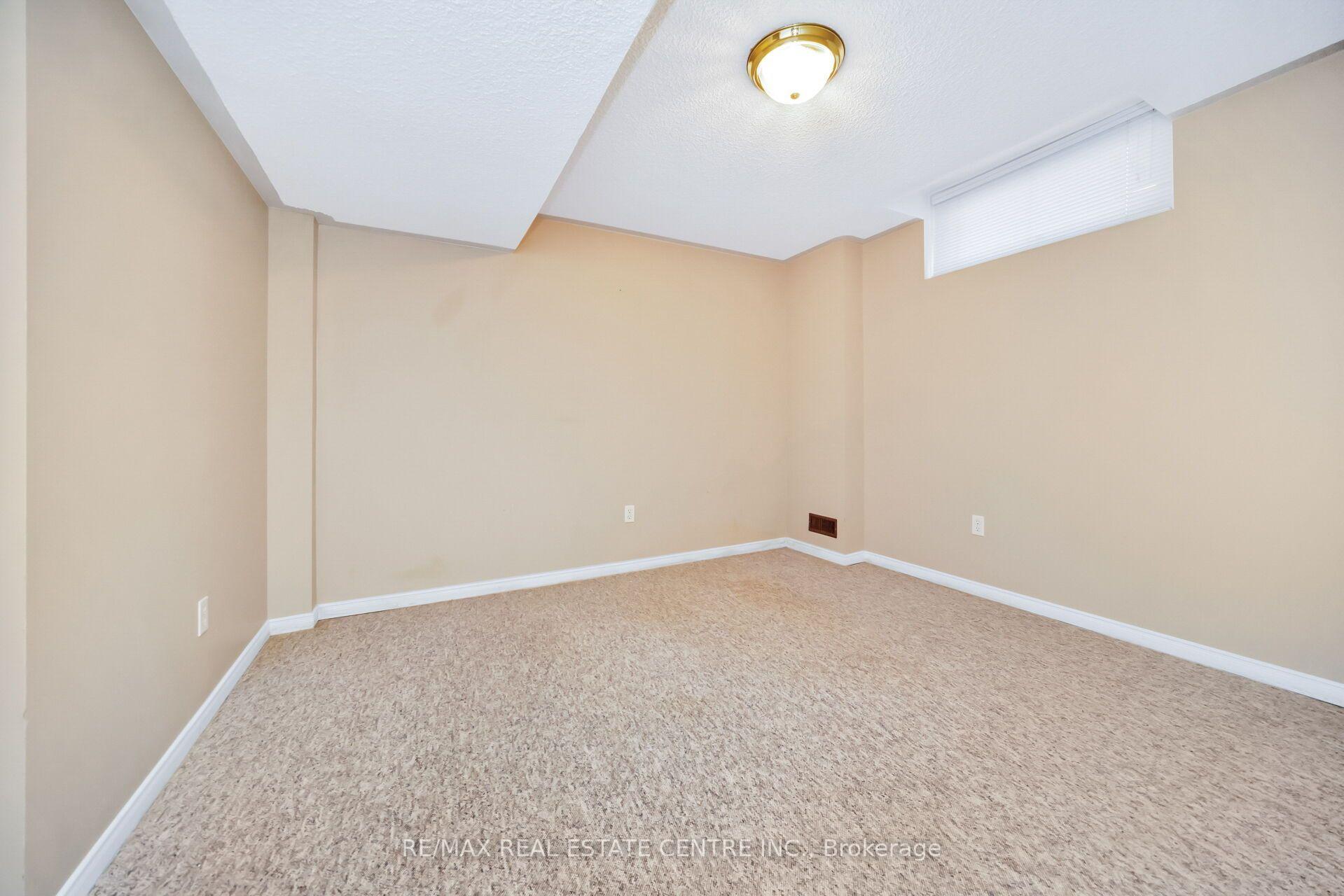 Photo 31 of 111 Springview Drive, Brampton, Brampton West — HOMEH