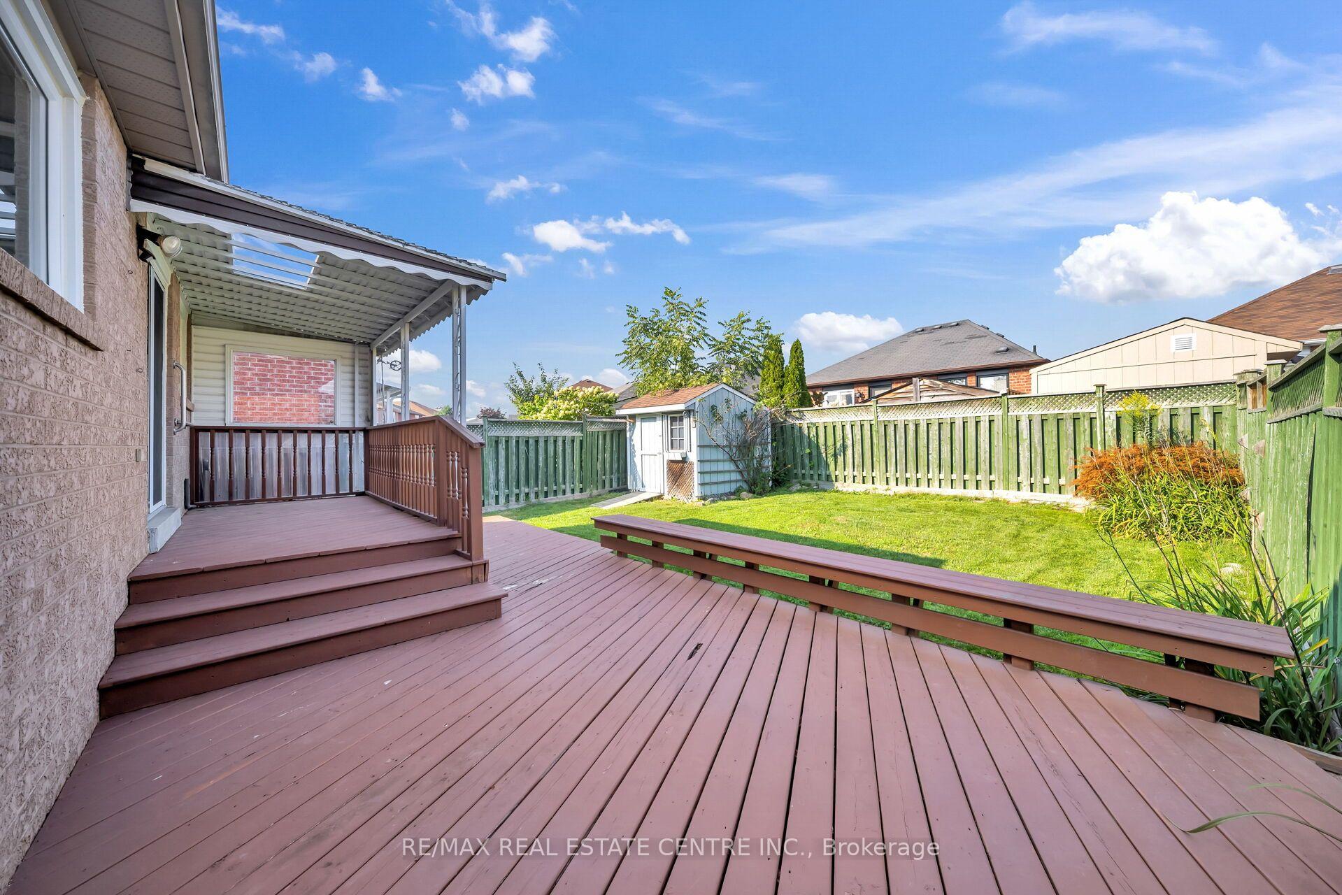 Photo 38 of 111 Springview Drive, Brampton, Brampton West — HOMEH