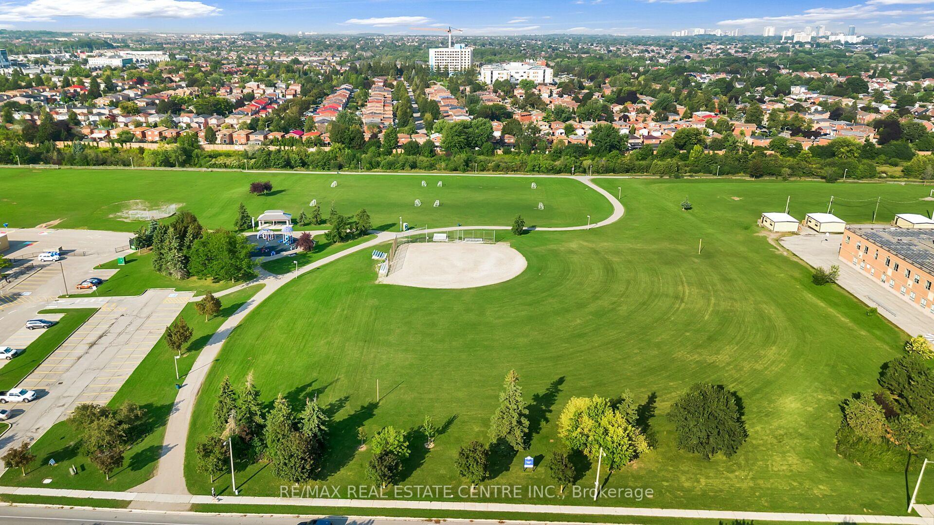 Photo 47 of 111 Springview Drive, Brampton, Brampton West — HOMEH